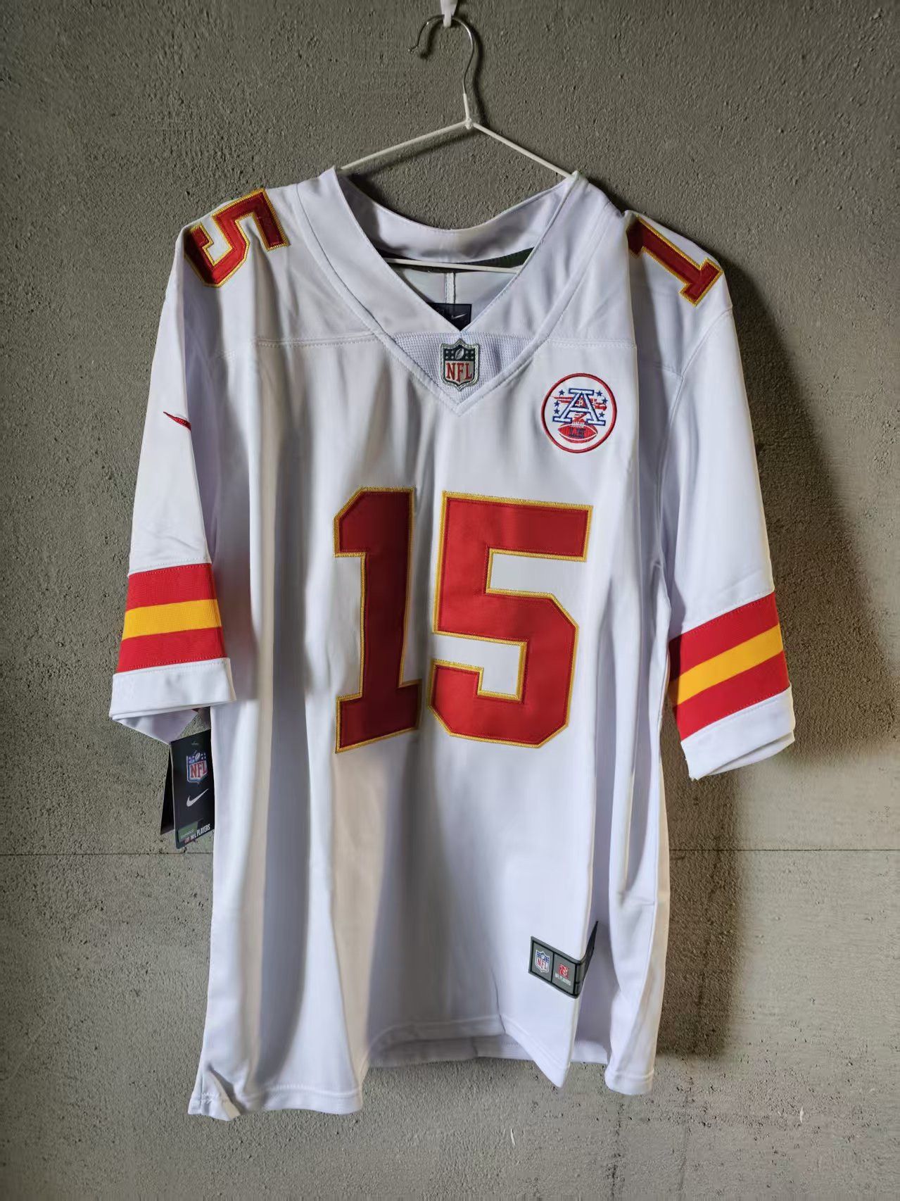 NFL Kansas City Chiefs 15 Patrick Mahomes Jersey White Size US XL / EU 56 / 4 - 2 Thumbnail