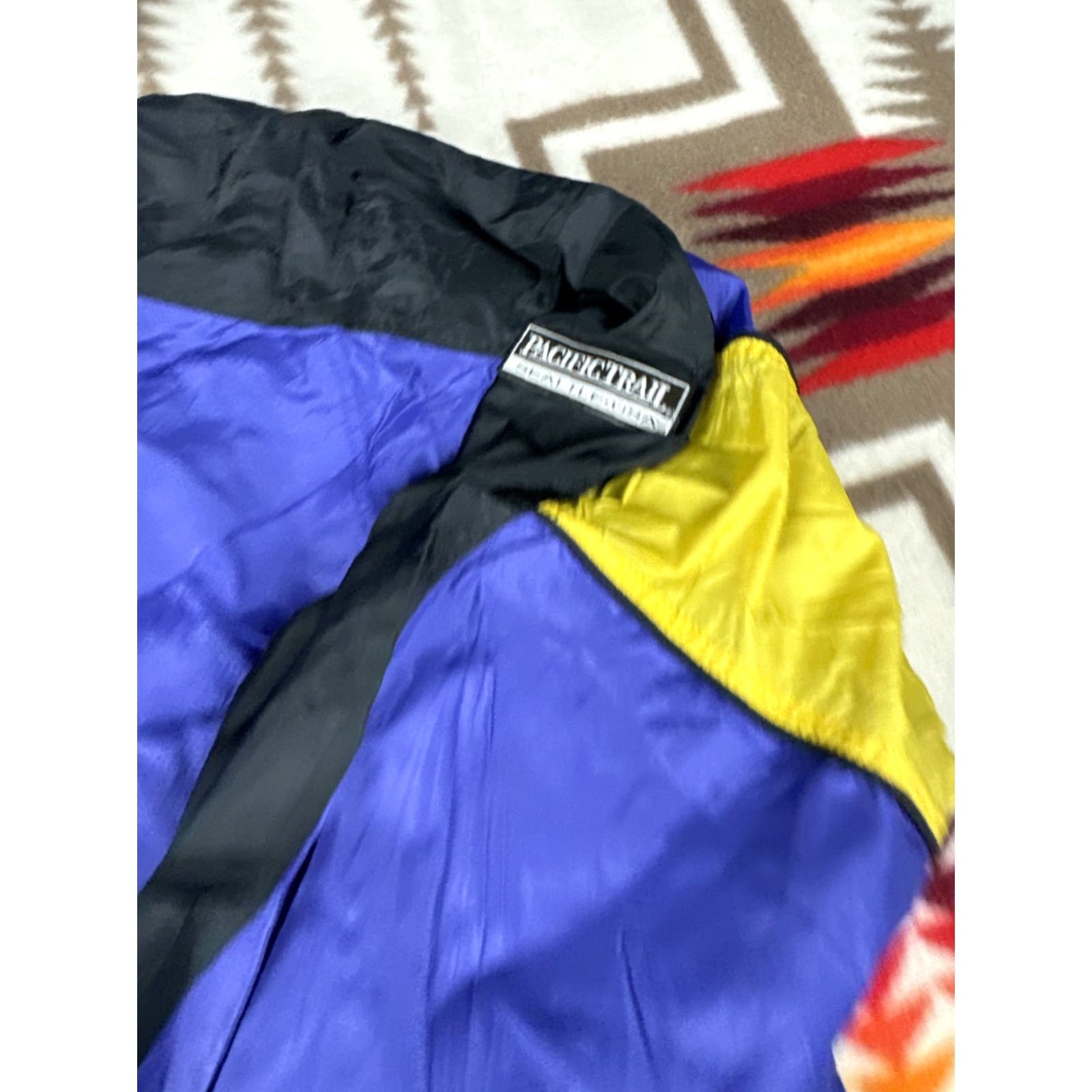 Vintage VINTAGE Pacific Trail Seattle Hoodie Windbreaker Jacket L Men Blue Yellow Mens Size US L / EU 52-54 / 3 - 2 Thumbnail