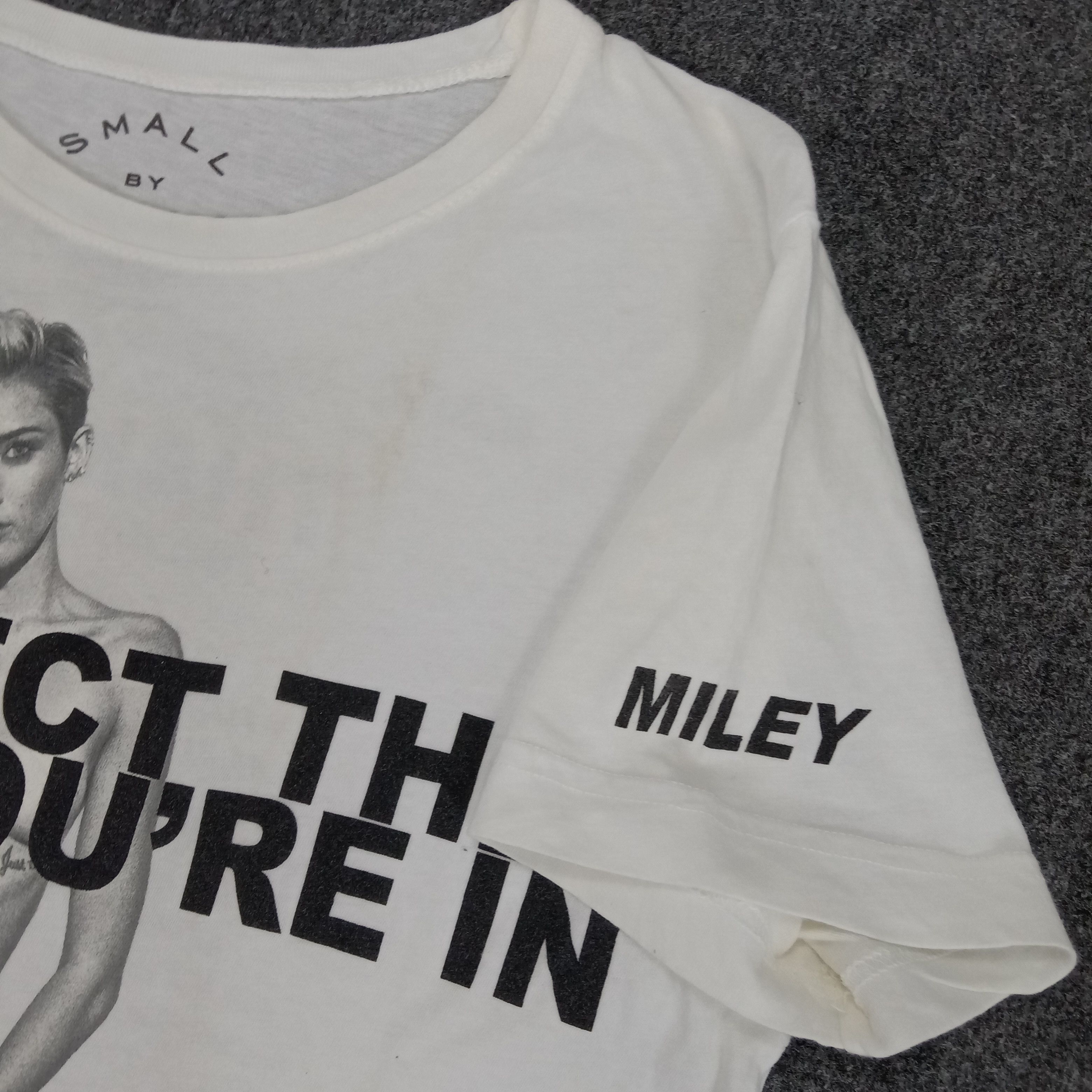 Marc Jacobs × Vintage Marc Jacobs X Miley Cyrus Support Promo Naked Tshirt Size S / US 4 / IT 40 - 4 Thumbnail