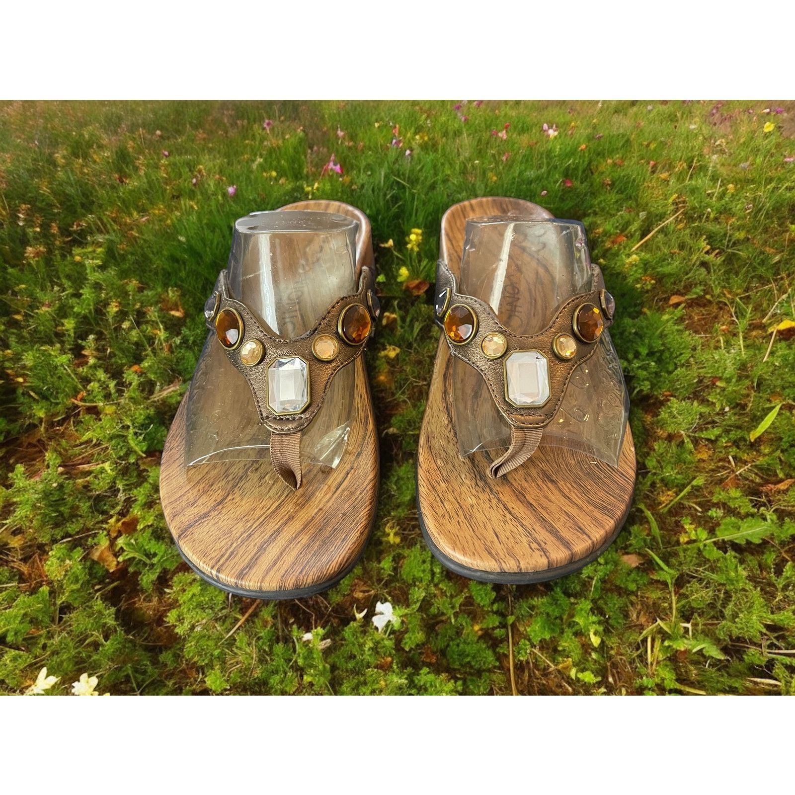 Vionic Women's Sandals Flats Shoes Brown Slip-Ons Size 7 in Beige