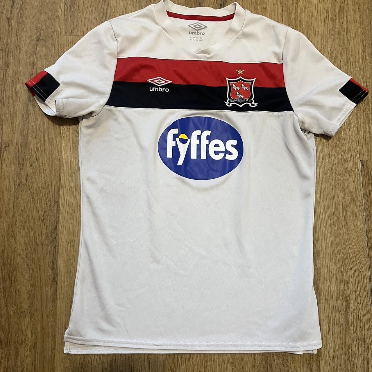 Umbro Dundalk Umbro away football shirt by Umbro Ireland England Size US S / EU 44-46 / 1 - 1 Thumbnail