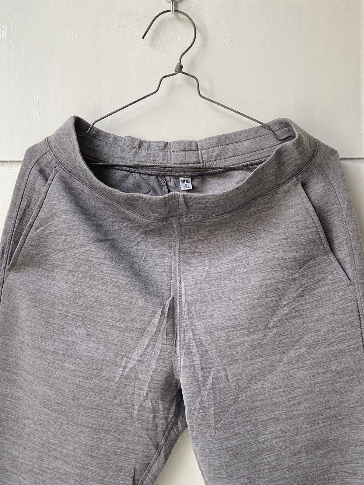 Uniqlo UNIQLO Grey Joggers Pants Size US 30 / EU 46 - 2 Thumbnail