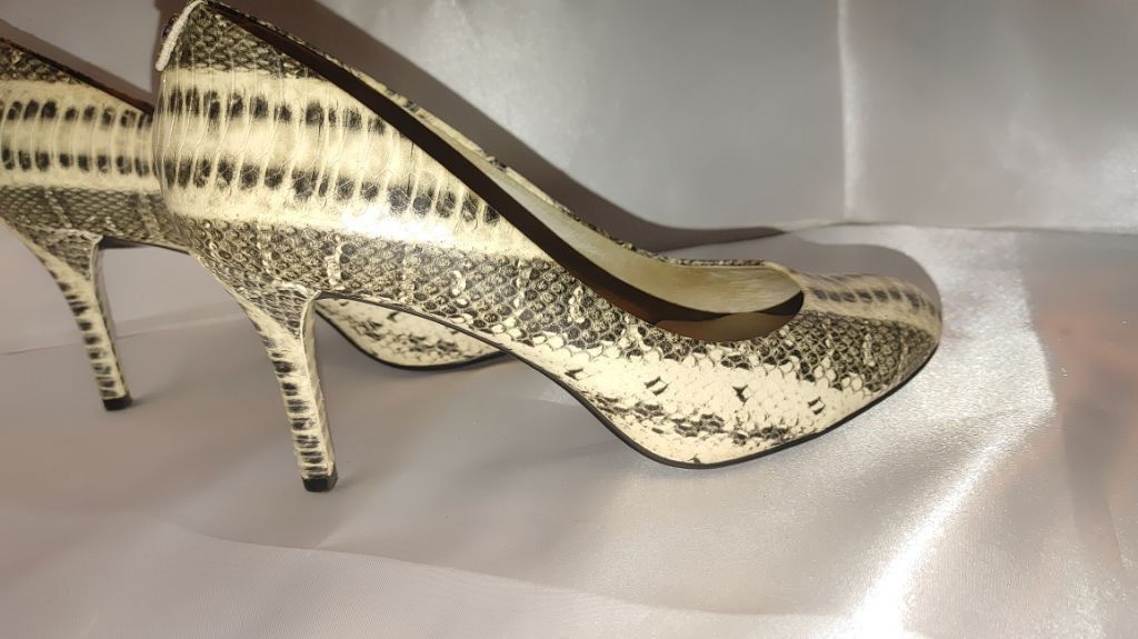 Michael Kors Michael Kors Cairo Snakeskin Heels Size 10M Size US 10 / IT 40 - 2 Thumbnail