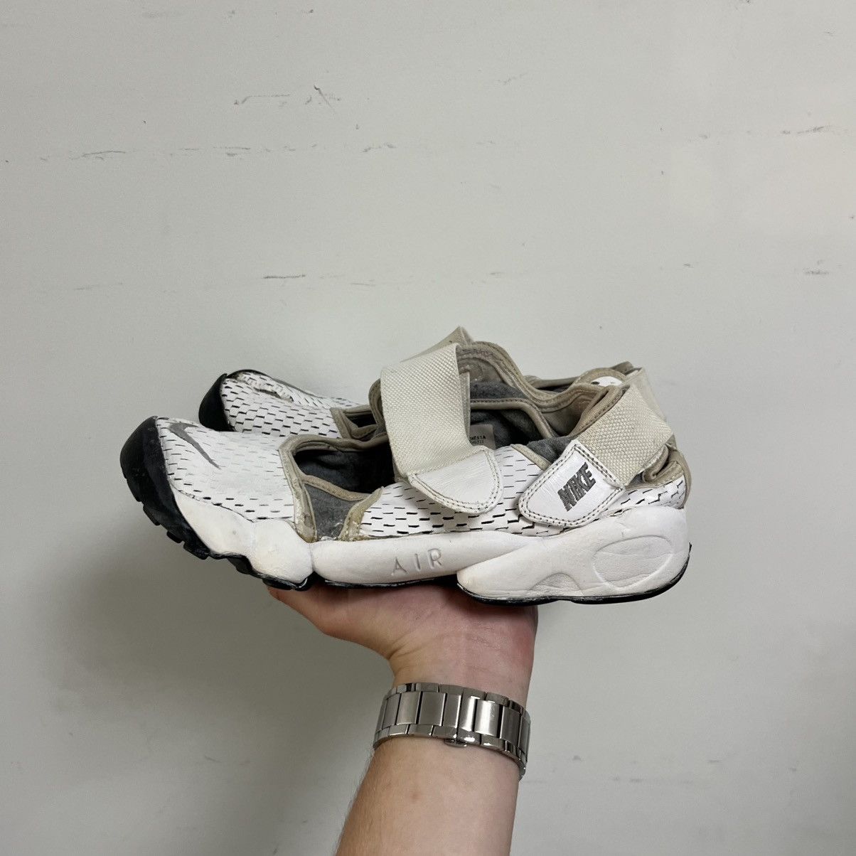 Nike Vintage Nike Rift Y2K Tabi Sneakers Sandals Size US 11 / EU 44 - 5 Thumbnail