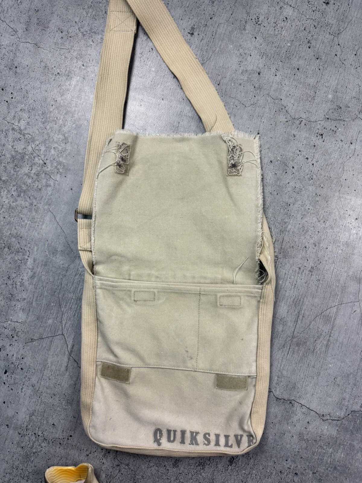 Quiksilver Vintage Quiksilver Avant-Garde Sling Bag Y2K Hype Size ONE SIZE - 4 Thumbnail