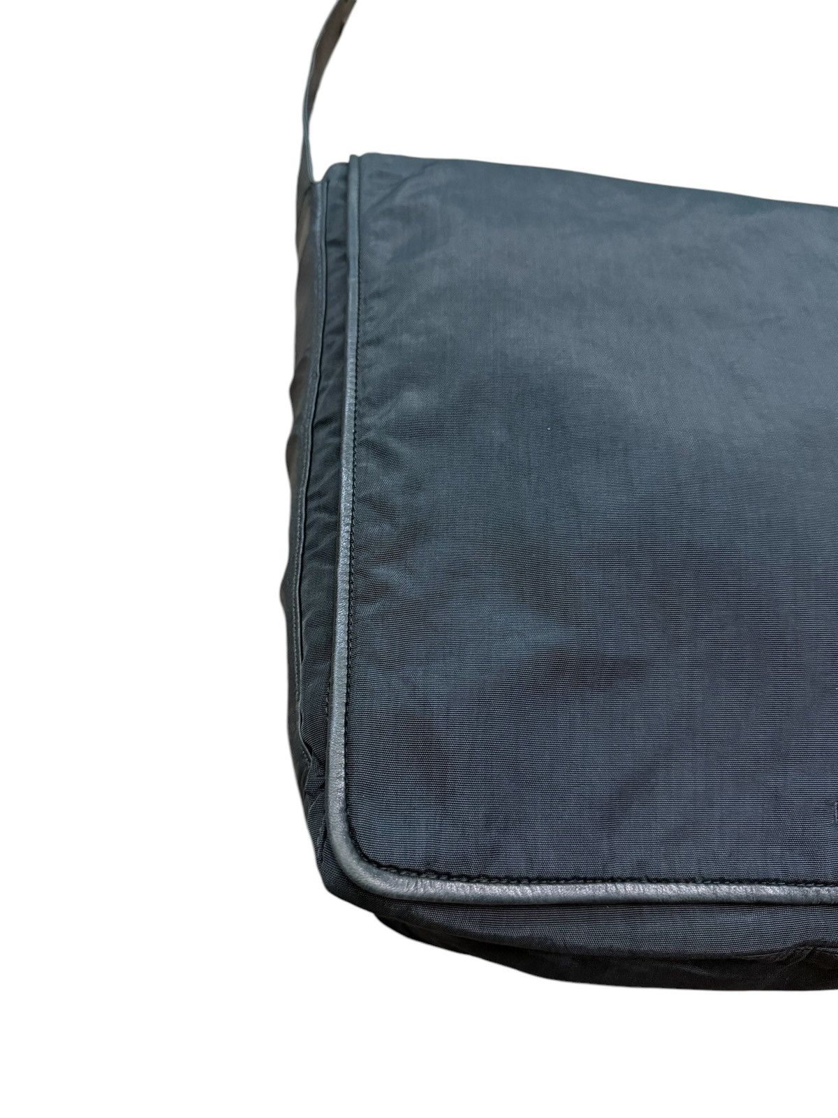 Vintage VINTAGE LOEWE BLACK NYLON SHOULDER/CROSSBODY BAG Size ONE SIZE - 4 Thumbnail
