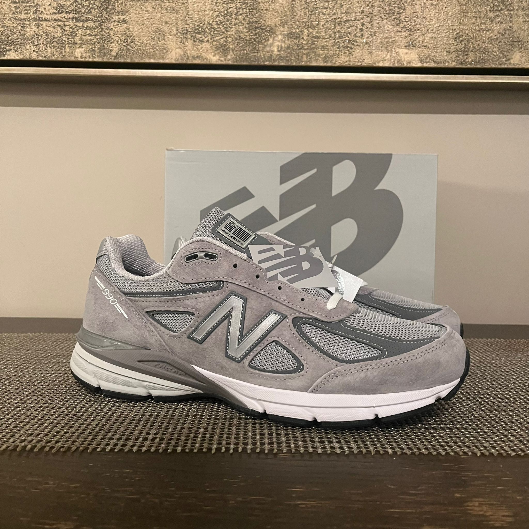 New Balance 990v4 in Grey Size US 12 / EU 45 - 15 Thumbnail
