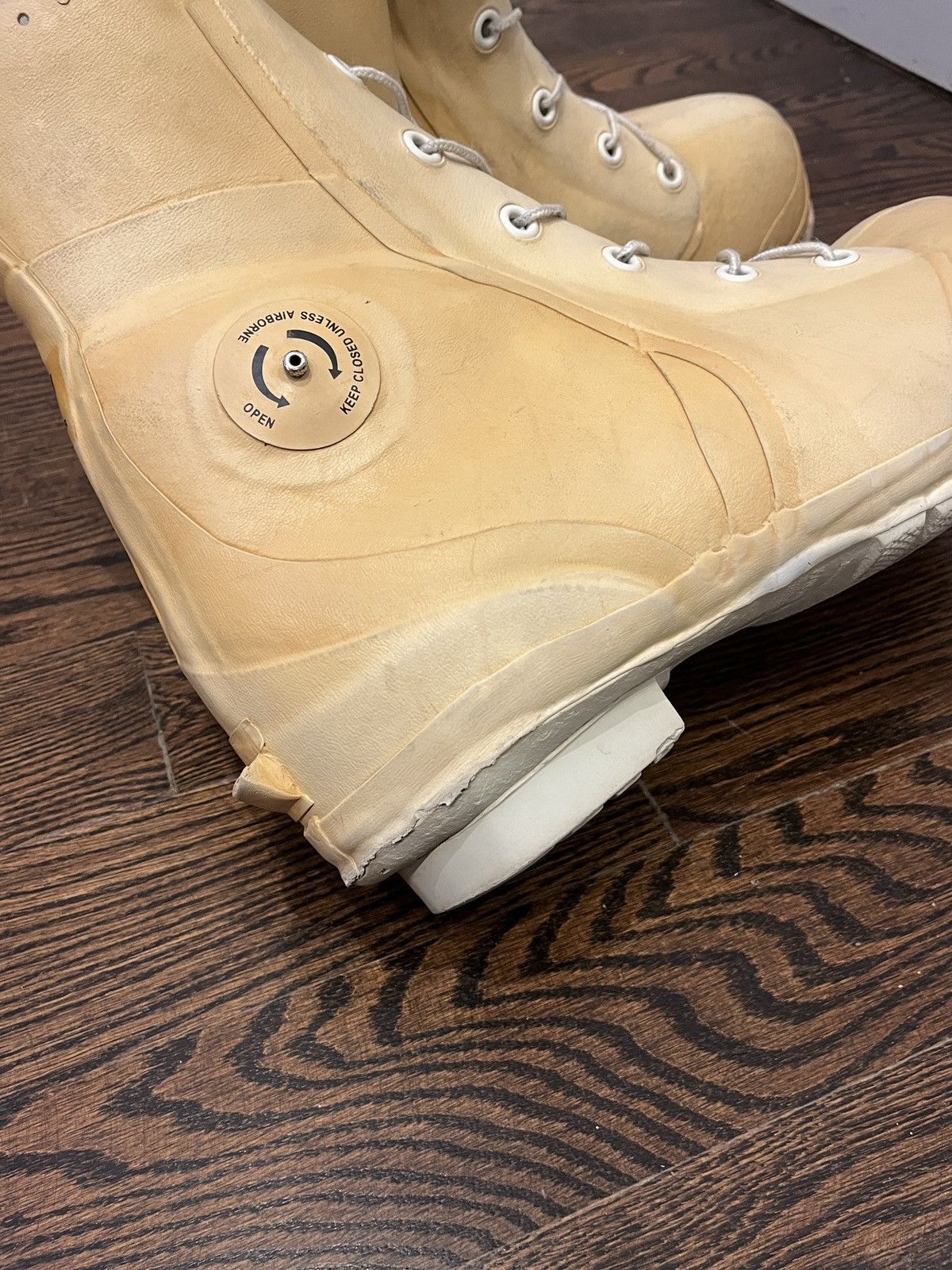 Other Vintage US Military Mickey Mouse Boots Size US 12 / EU 45 - 9 Thumbnail
