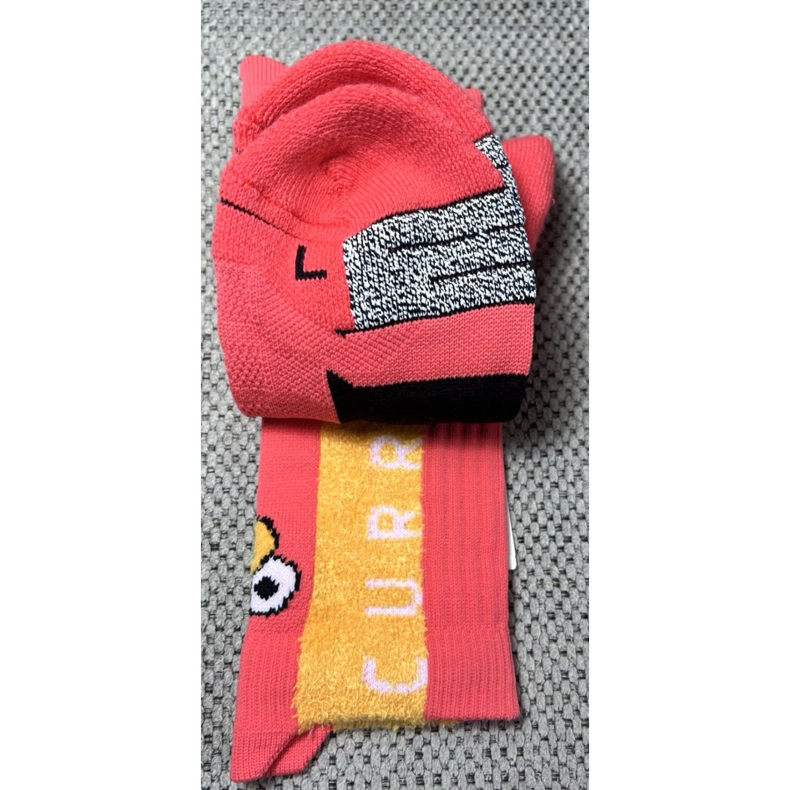 Under Armour Under Armour Curry Playmaker SESAME STREET Elmo Socks Men's 8-12 Crew Cushioned Moisture Wicking Coral 1 Pair Size ONE SIZE - 4 Thumbnail