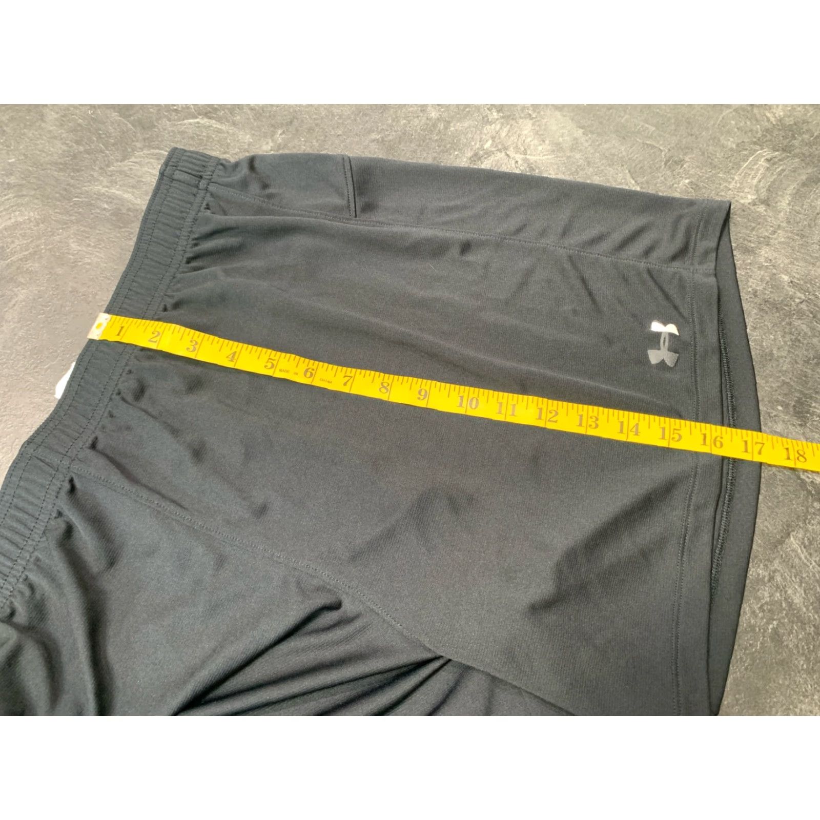 Under Armour VINTAGE Under Armour Athletic Shorts Womens XL Black Women's Active Apparel Size 40" / US 18 - 6 Thumbnail