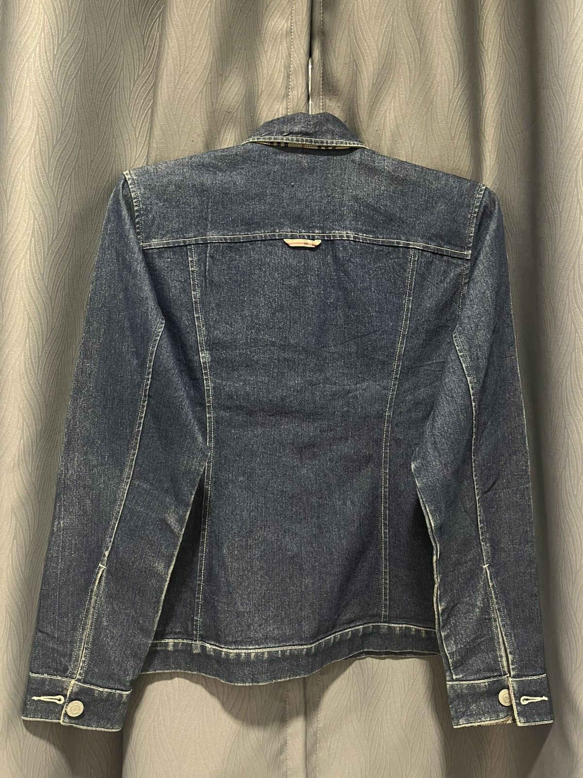 Burberry Burberry London Ladies Trucker Denim Jacket Size M / US 6-8 / IT 42-44 - 2 Thumbnail