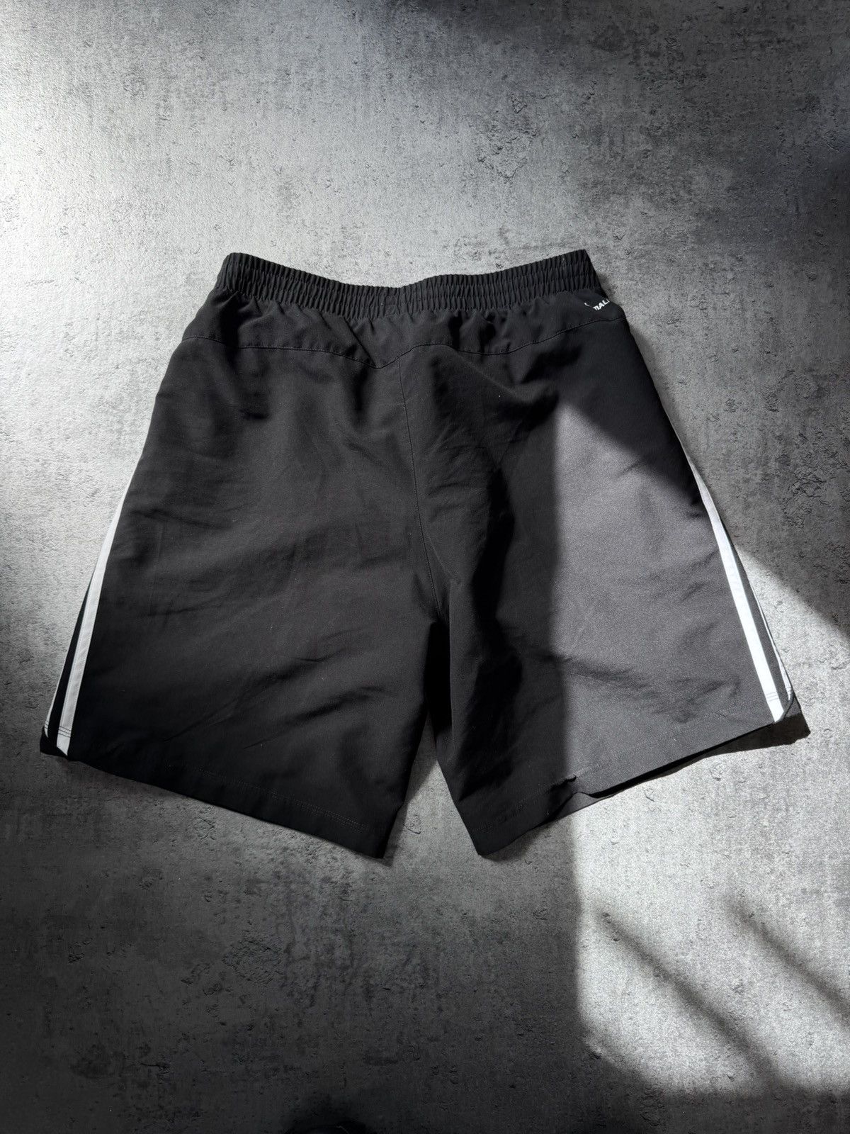 Adidas × Vintage Vintage Y2K Adidas Pinterest Shorts Streetwear 90s Size US 32 / EU 48 - 10 Thumbnail