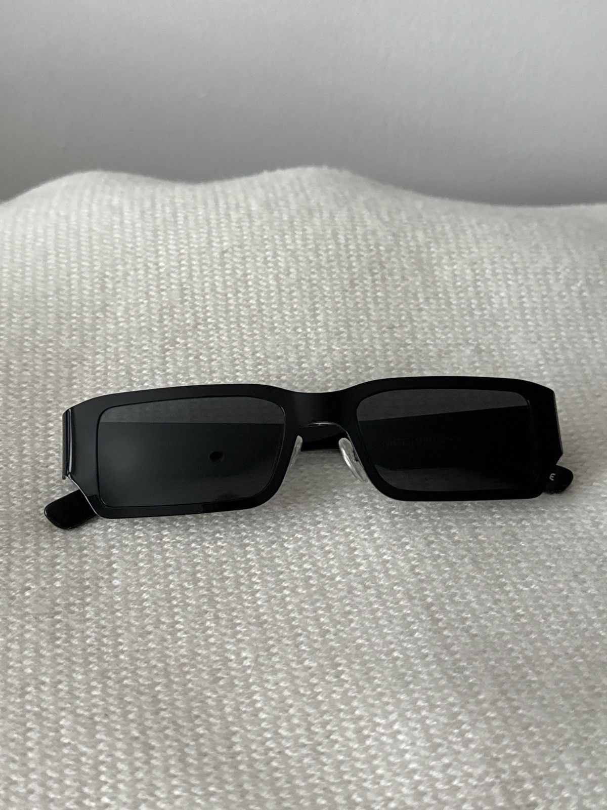 A Better Feeling A Better Feeling Black Pollux Unisex Sunglasses Size ONE SIZE - 1 Thumbnail