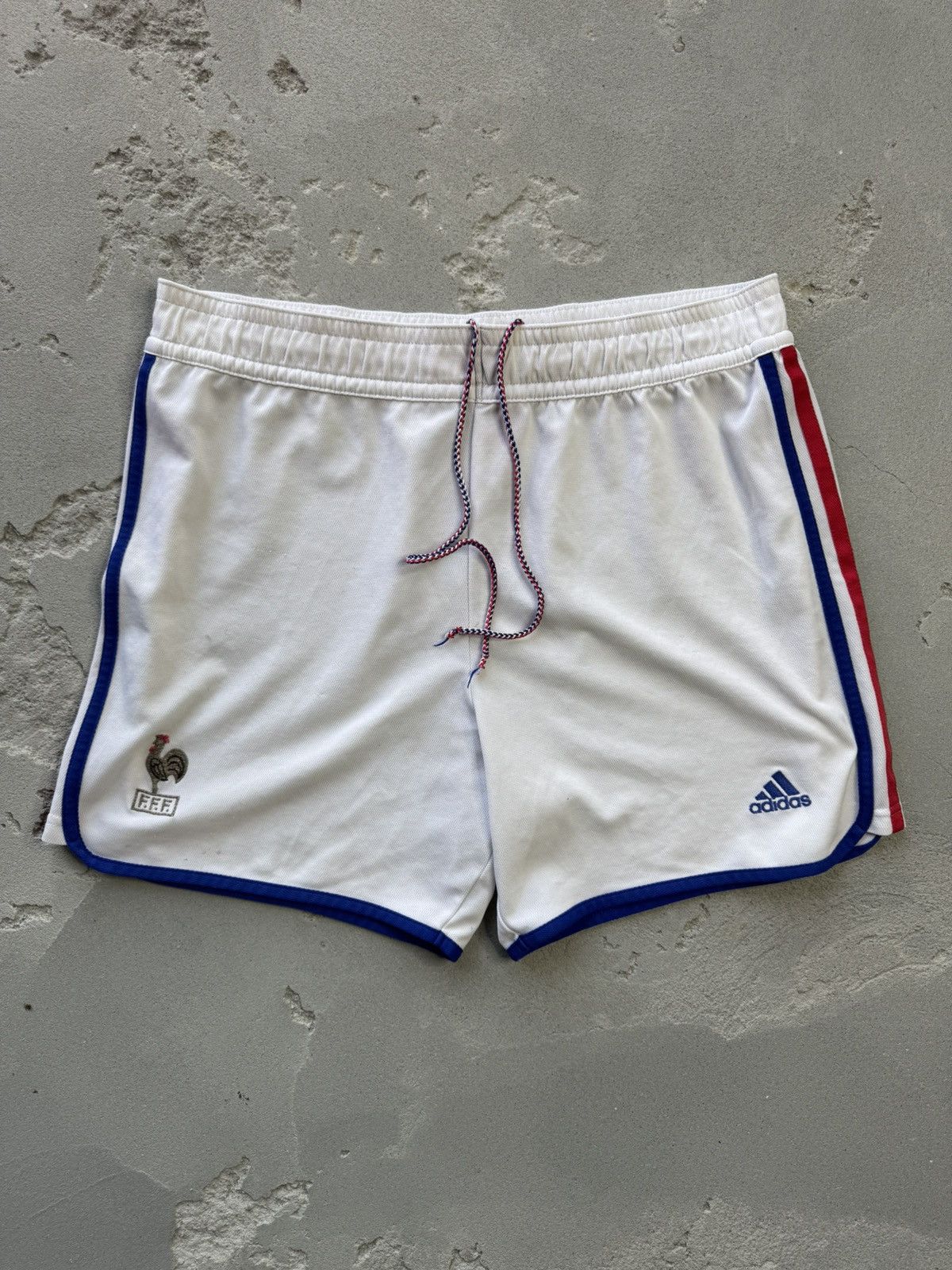 Adidas VINTAGE ADIDAS FRANCE SHORTS Size US 32 / EU 48 - 1 Thumbnail
