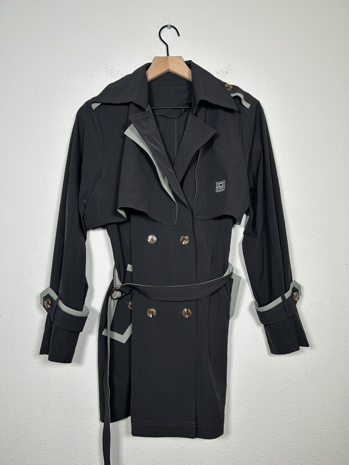 Toteme Nylon Double Breasted Belted Trench coat Size S / US 4 / IT 40 - 1 Thumbnail