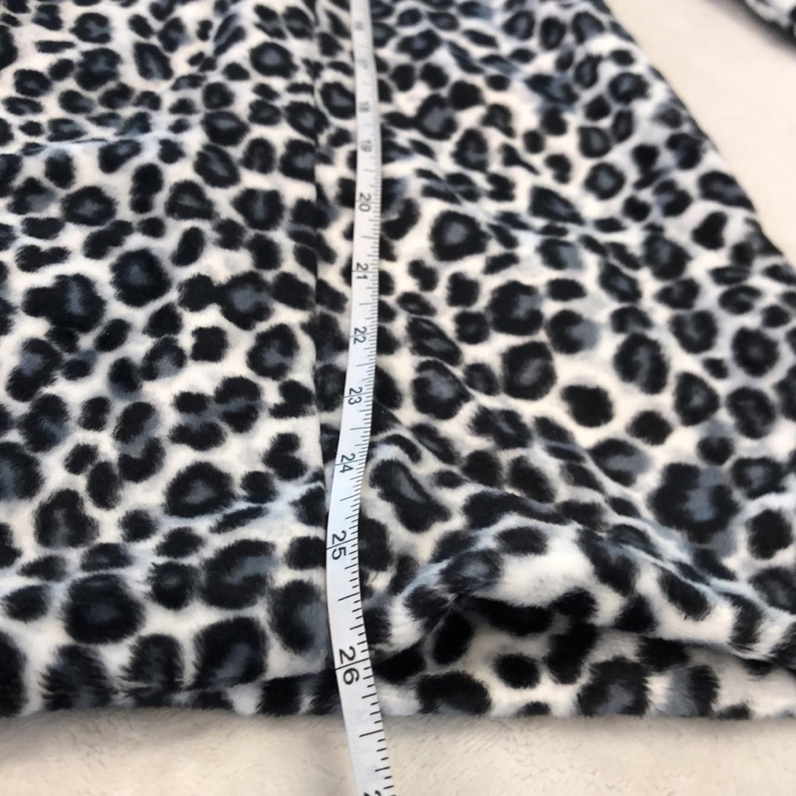 Other Amy Byer plush faux fur leopard print coat plush SZ SM Size S / US 4 / IT 40 - 12 Thumbnail