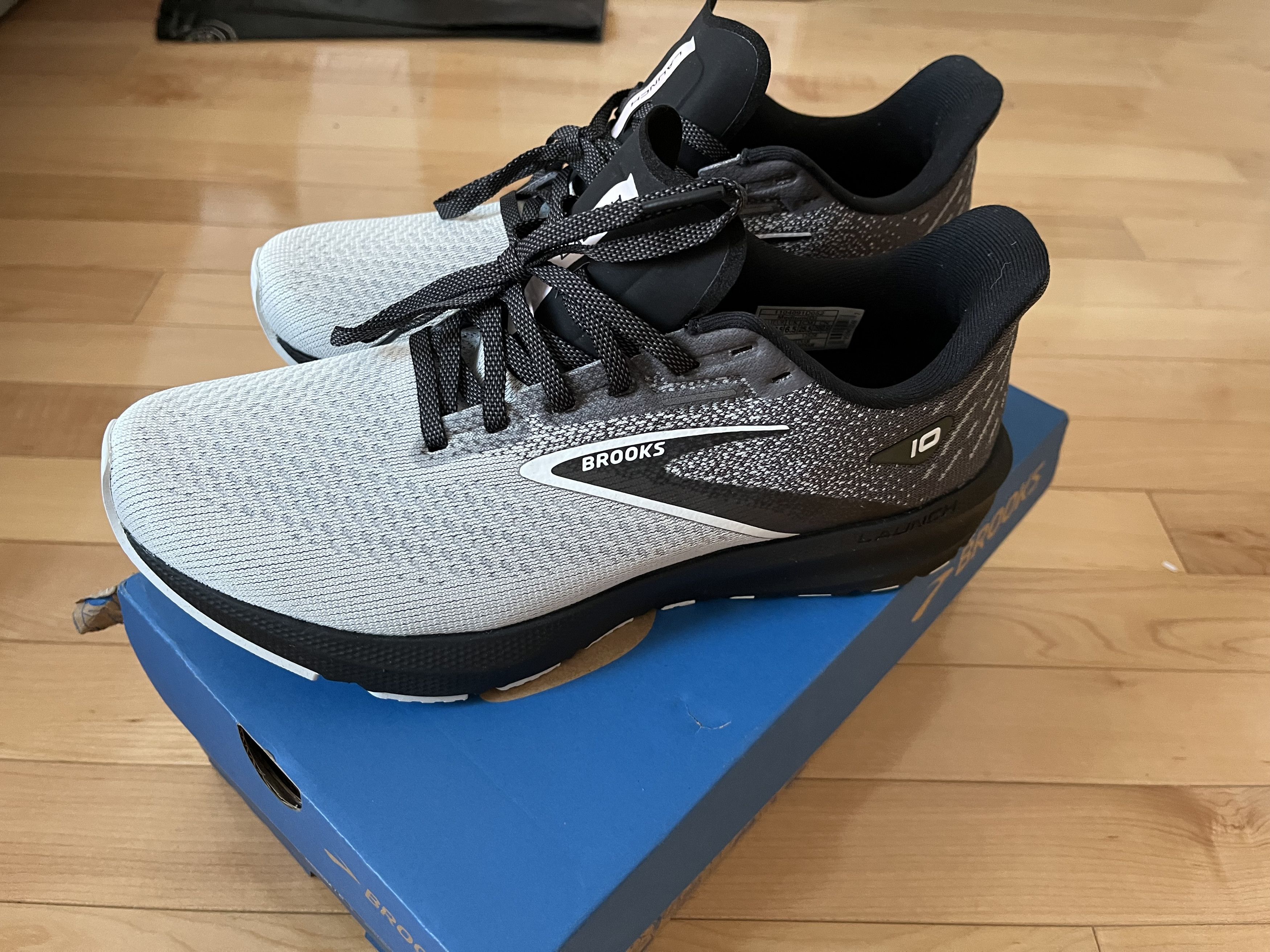 Brooks Brooks Launch 10 Size US 7.5 / EU 40-41 - 1 Thumbnail