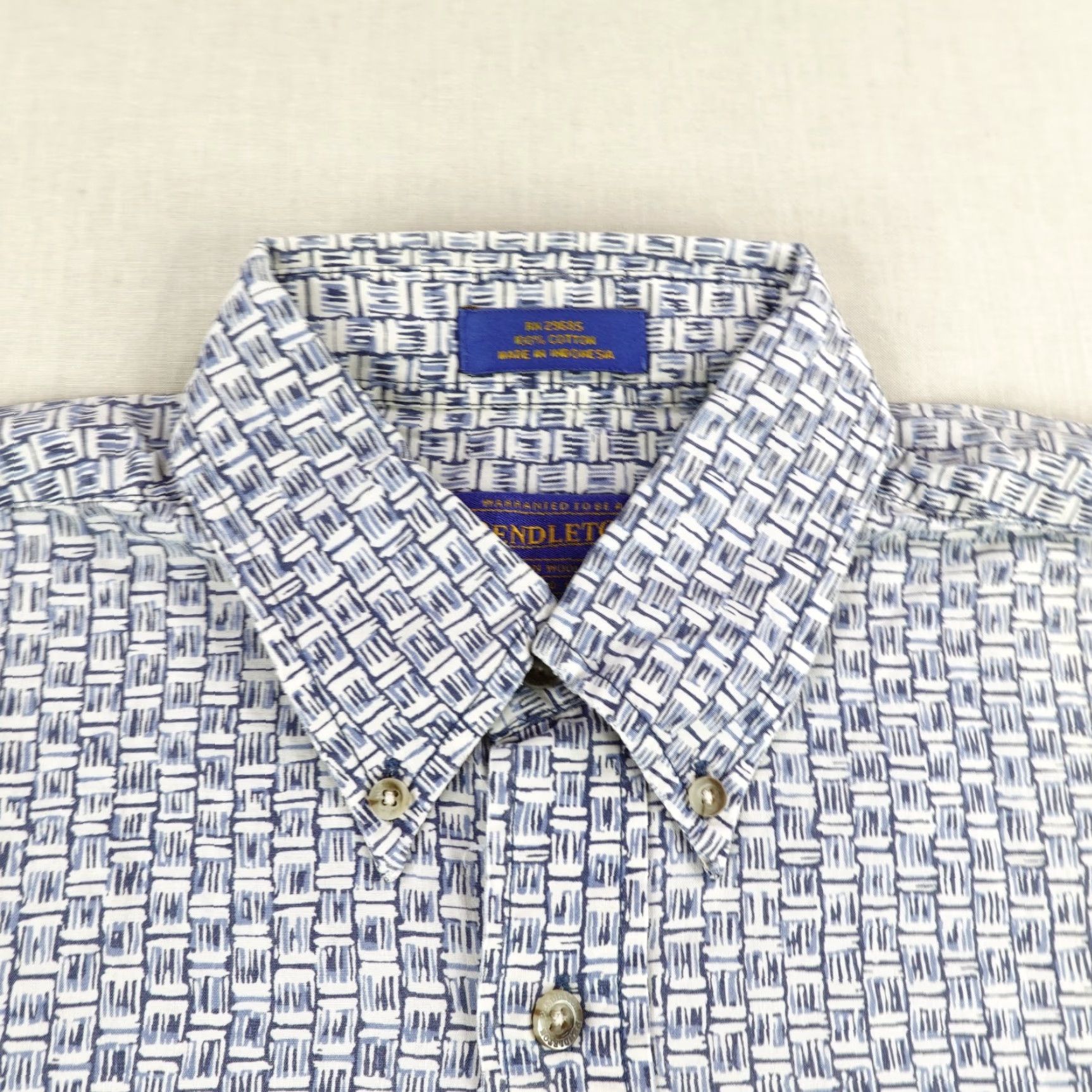 Pendleton VINTAGE Pendleton Shirt Mens M Blue White Abstract Geometric Camp Button Up Beach Shirt Size US M / EU 48-50 / 2 - 2 Thumbnail
