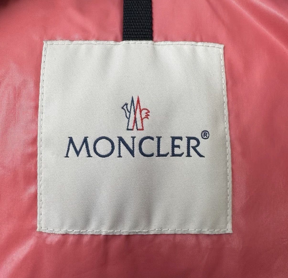 Moncler Moncler Red Down Jacket with Shoulder Logo Embroidery K12 Size US S / EU 44-46 / 1 - 4 Thumbnail