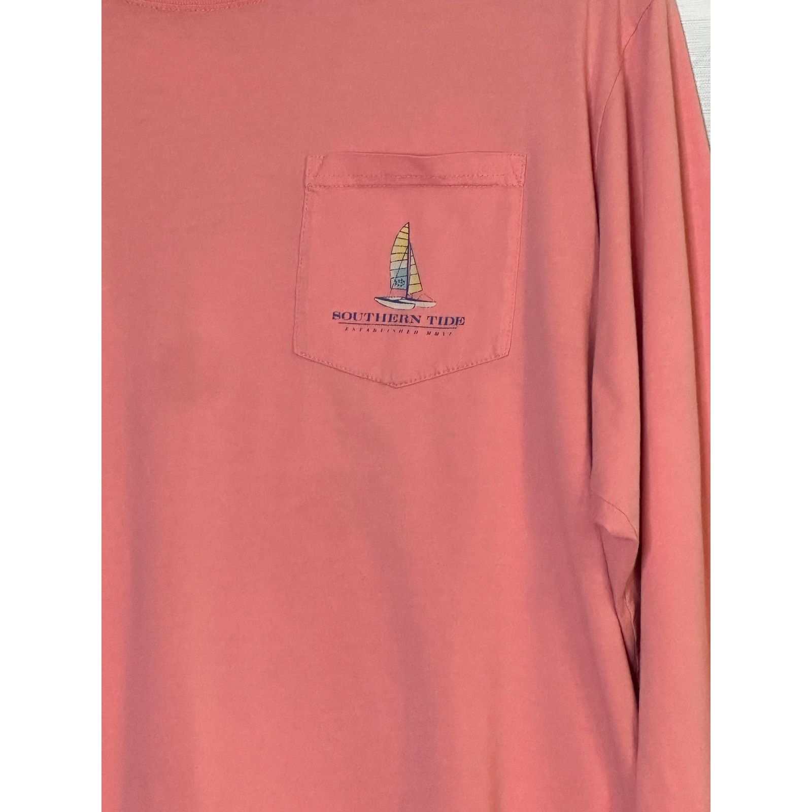 Southern Tide Southern Tide pink graphic long sleeves t shirt size XL Size US XL / EU 56 / 4 - 11 Thumbnail