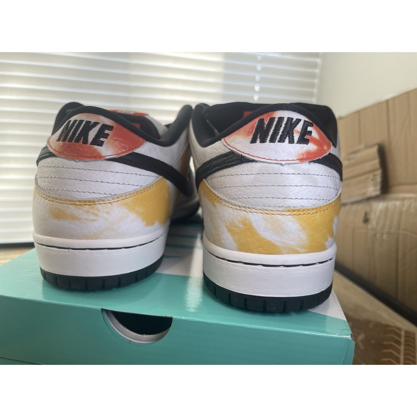 Nike 11.5M Nike SB Dunk Low Tie-Dye Raygun Size US 11.5 / EU 44-45 - 2 Thumbnail