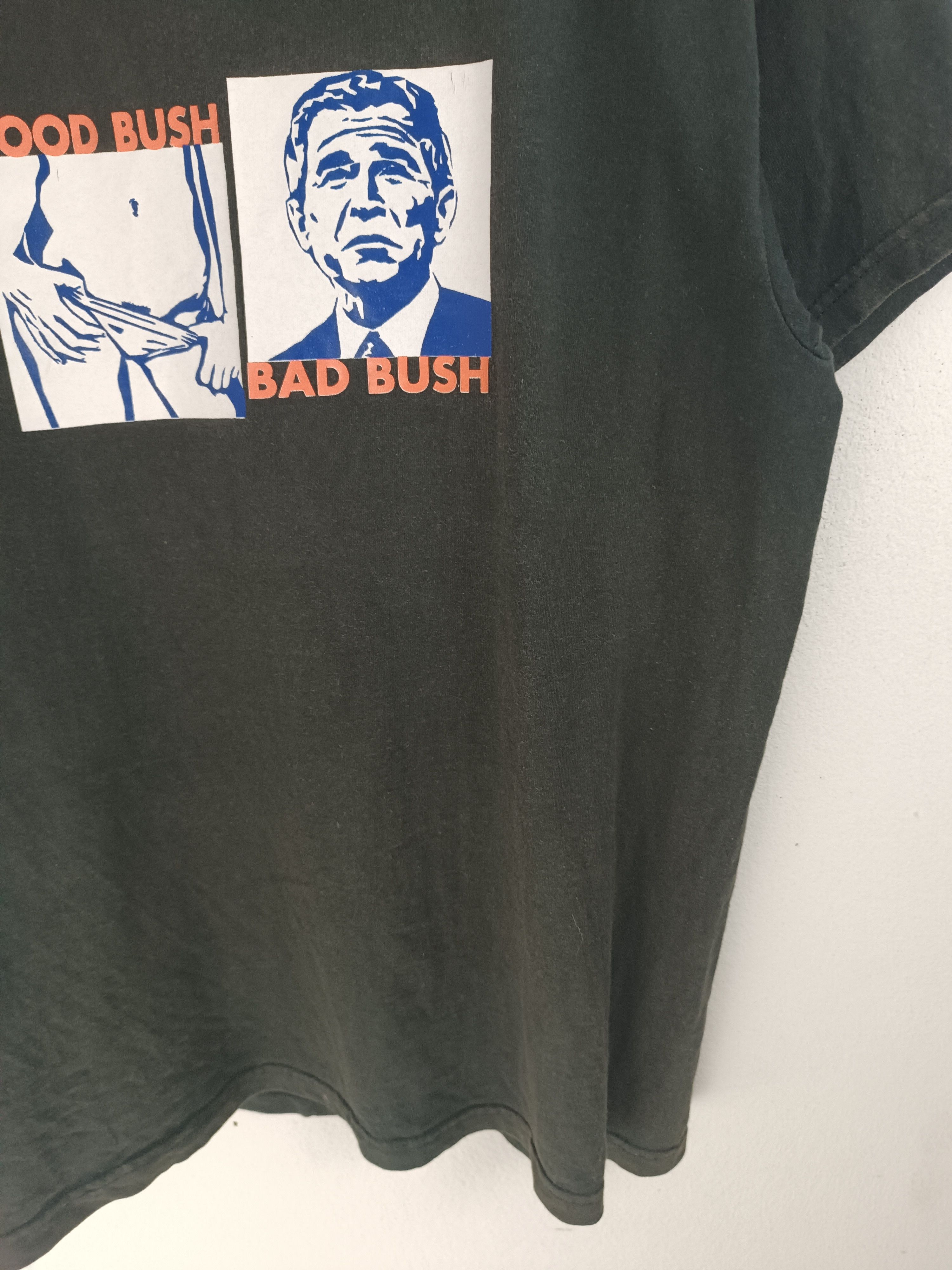 Vintage VINTAGE 2000s GOOD BUSH BAD BUSH G.W.BUSH PARODY WAR FUNNY Size US M / EU 48-50 / 2 - 12 Thumbnail