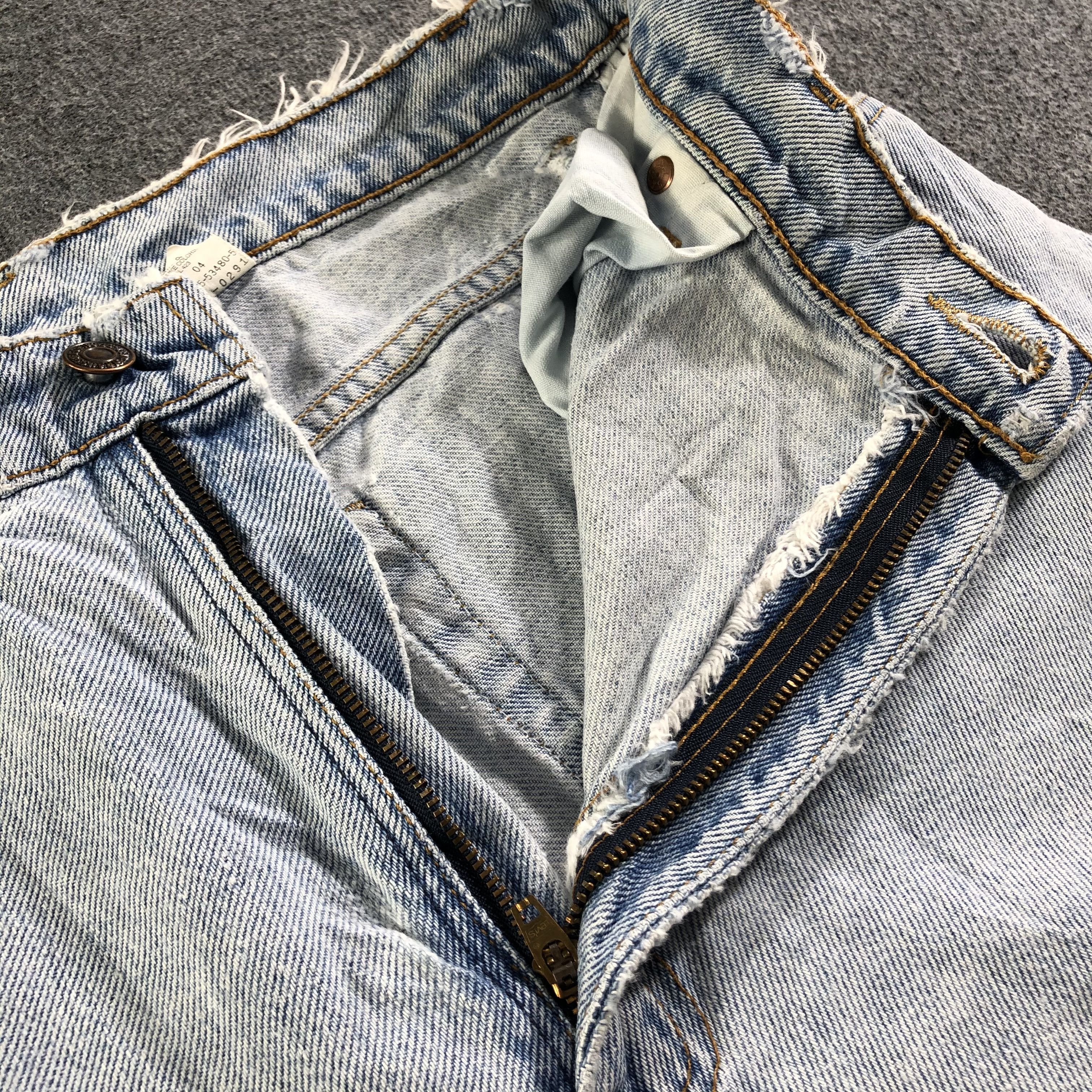 Levi's 90s Vintage Light Wash Levis 551 Jeans-J3310 Size US 31 - 9 Thumbnail