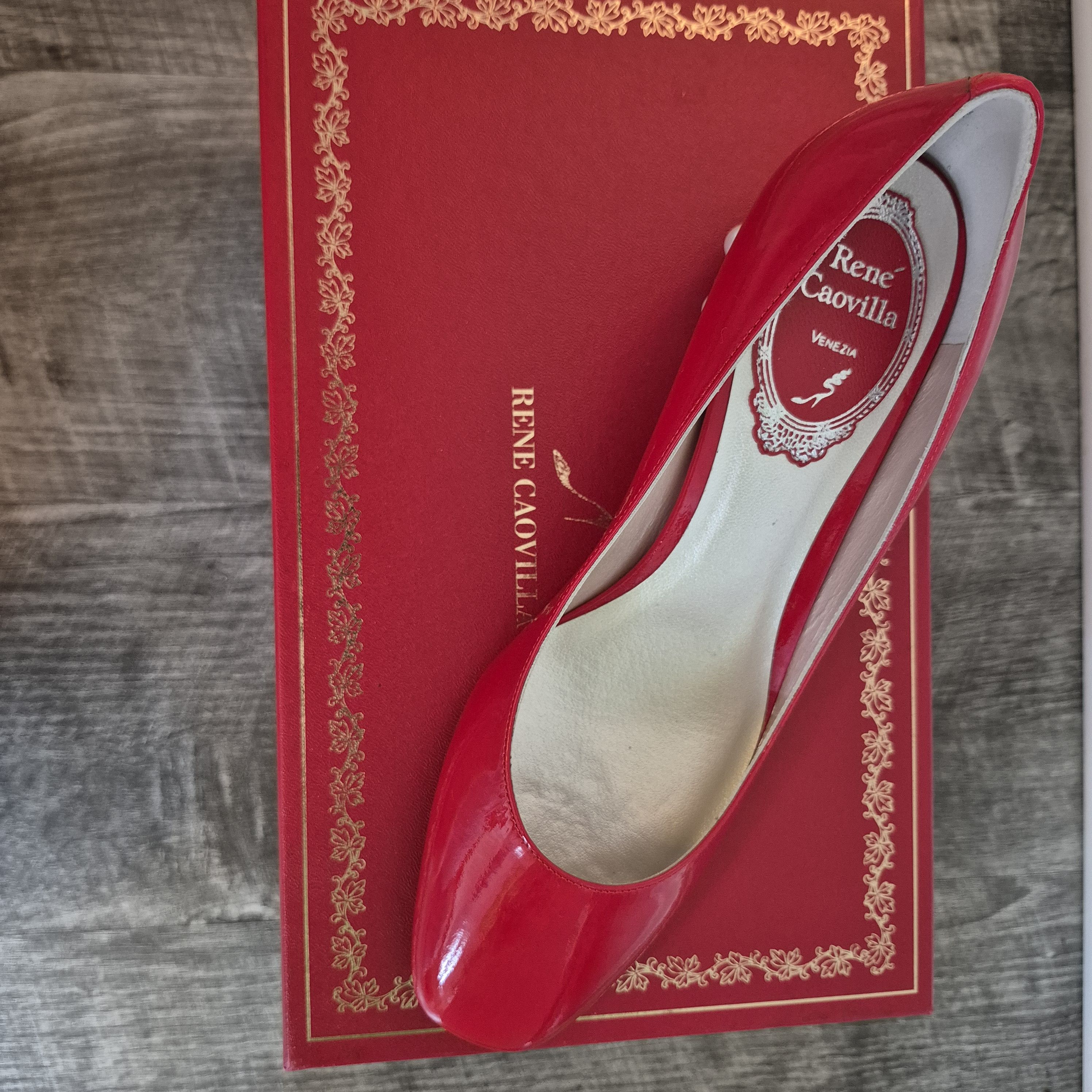 Rene Caovilla Rene Caovilla Lady Perla embellished patent-leather pumps Size US 5 / IT 35 - 3 Thumbnail