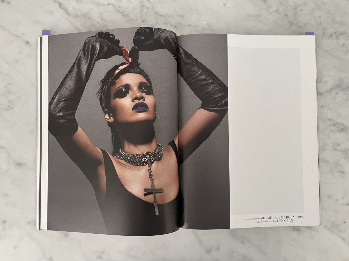 Other RIHANNA 032c MAGAZINE 25th ISSUE BERLIN WINTER 2013/14 Size ONE SIZE - 16 Thumbnail