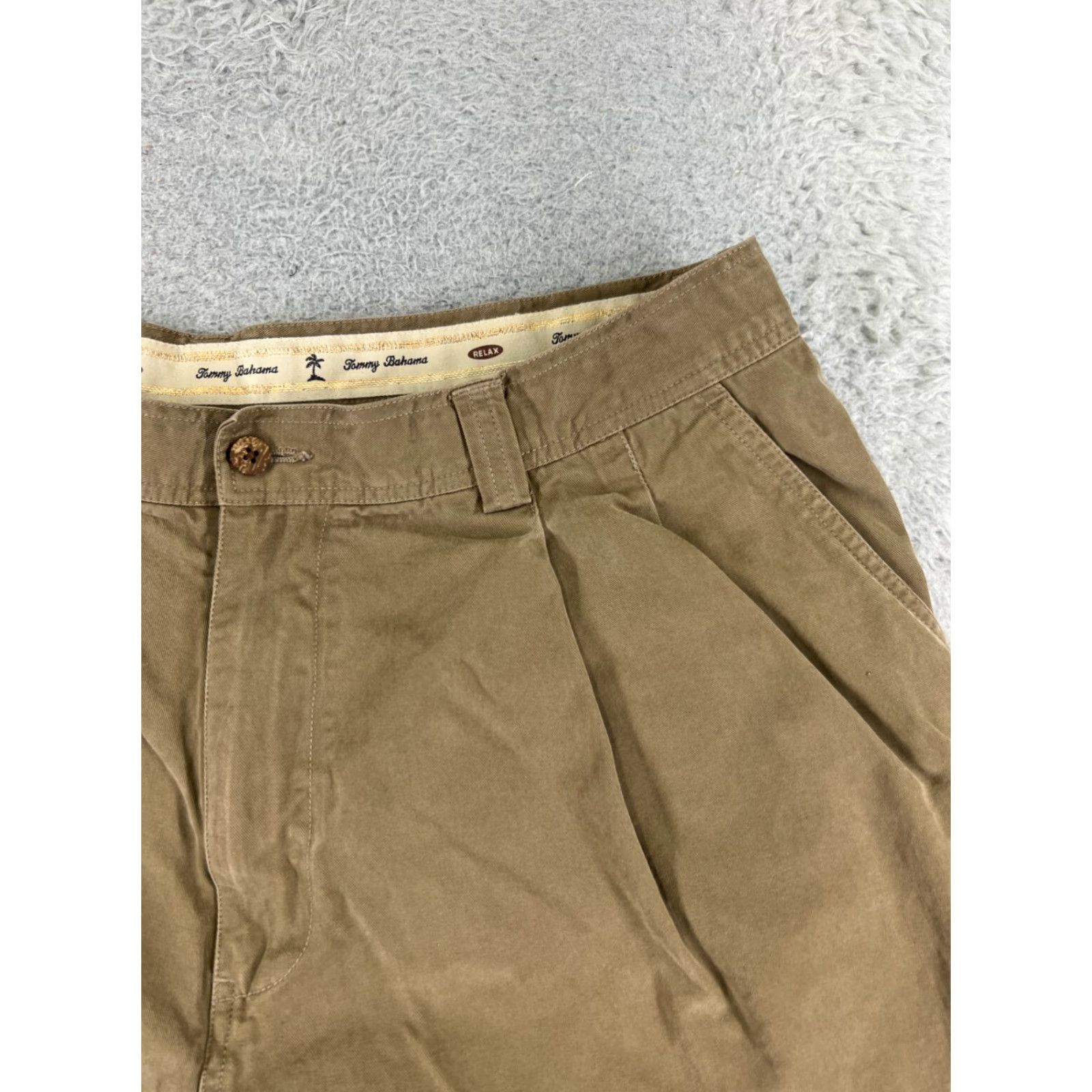 Tommy Bahama Tommy Bahama Shorts Men Bermuda 38 Beige Pleated Tencel Blend -- Golf Golfer Casual Adult Regular Size US 38 / EU 54 - 5 Thumbnail