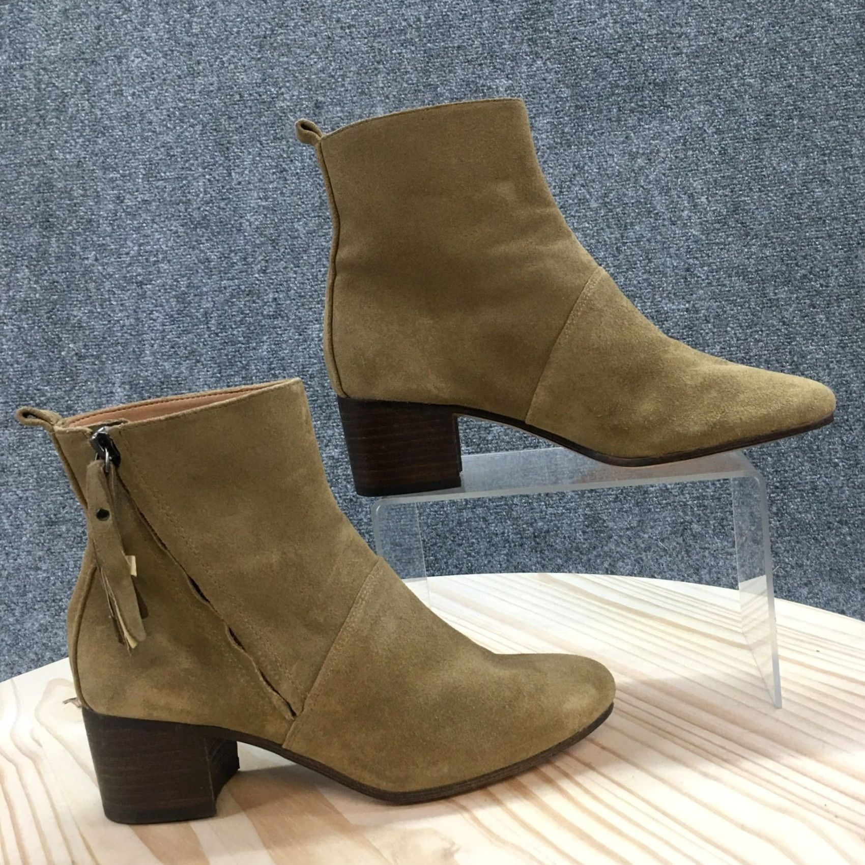 Banana Republic Banana Republic Boots Womens Lydia Green Suede Heeled Side Zip Tasseled 5.5 M Bootie Womens Green Suede Boots Size US 6 / IT 36 - 2 Thumbnail