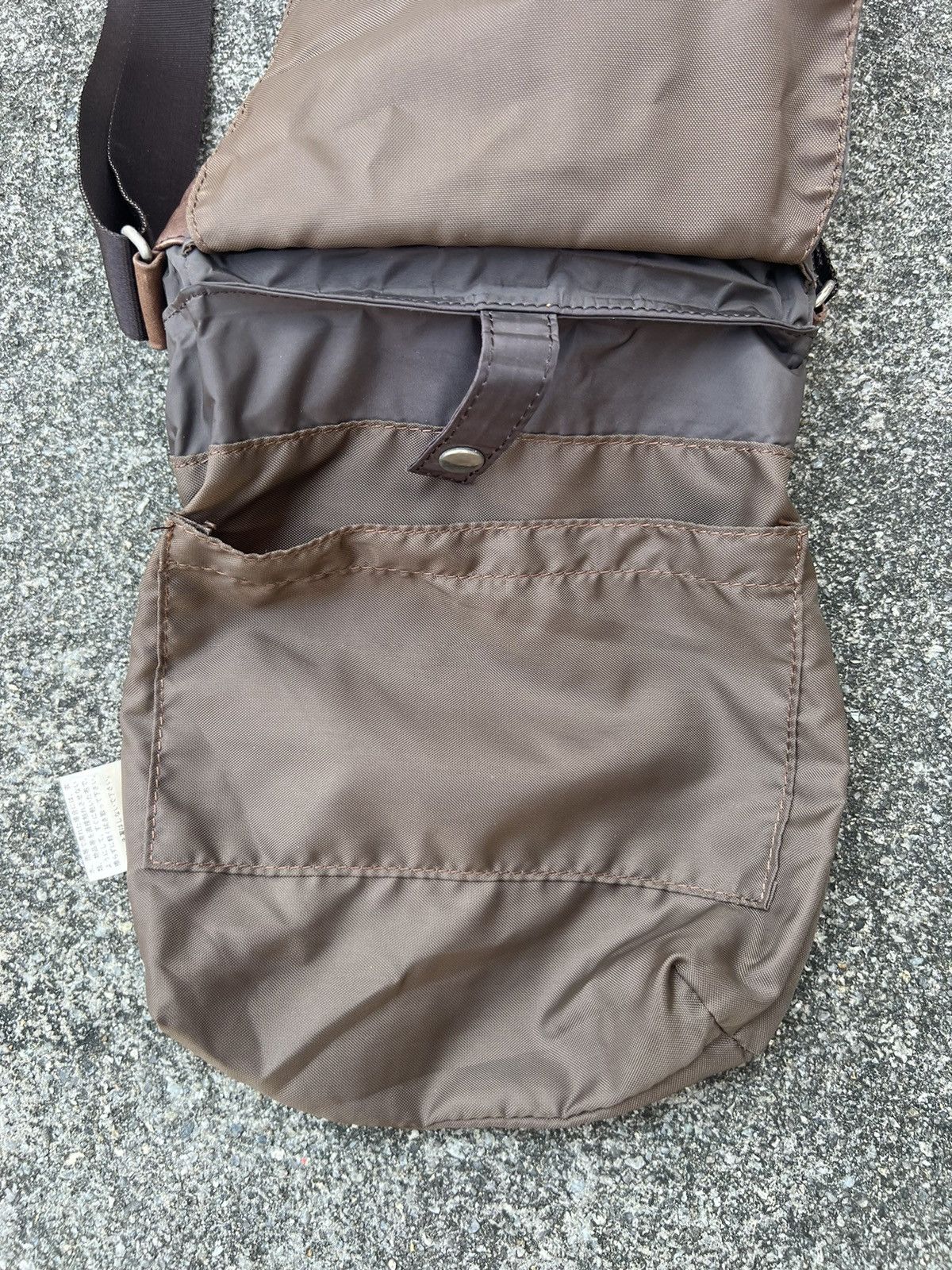 Yohji Yamamoto Vintage Yohji Yamamoto Hybrid Patina Leather Sling Bag Size ONE SIZE - 22 Thumbnail