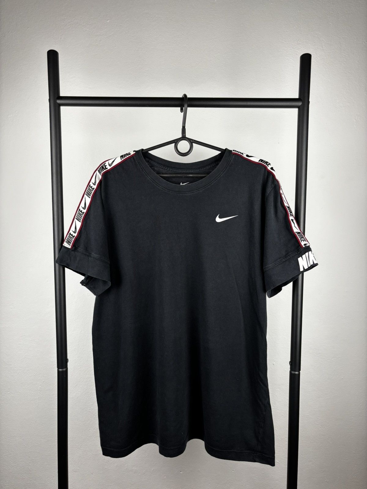 Nike Nike T shirt with lamps size L Size US L / EU 52-54 / 3 - 1 Thumbnail