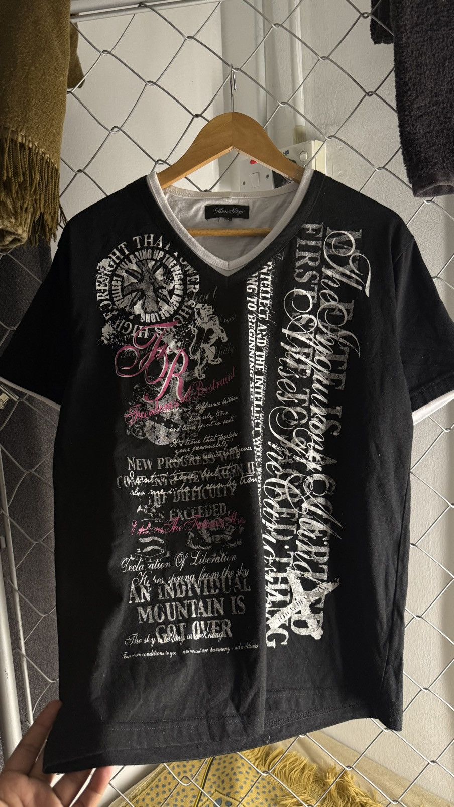 Hysteric Glamour Y2K TimeStep Gothic Wording V neck Tshirt Size L / US 10 / IT 46 - 3 Thumbnail