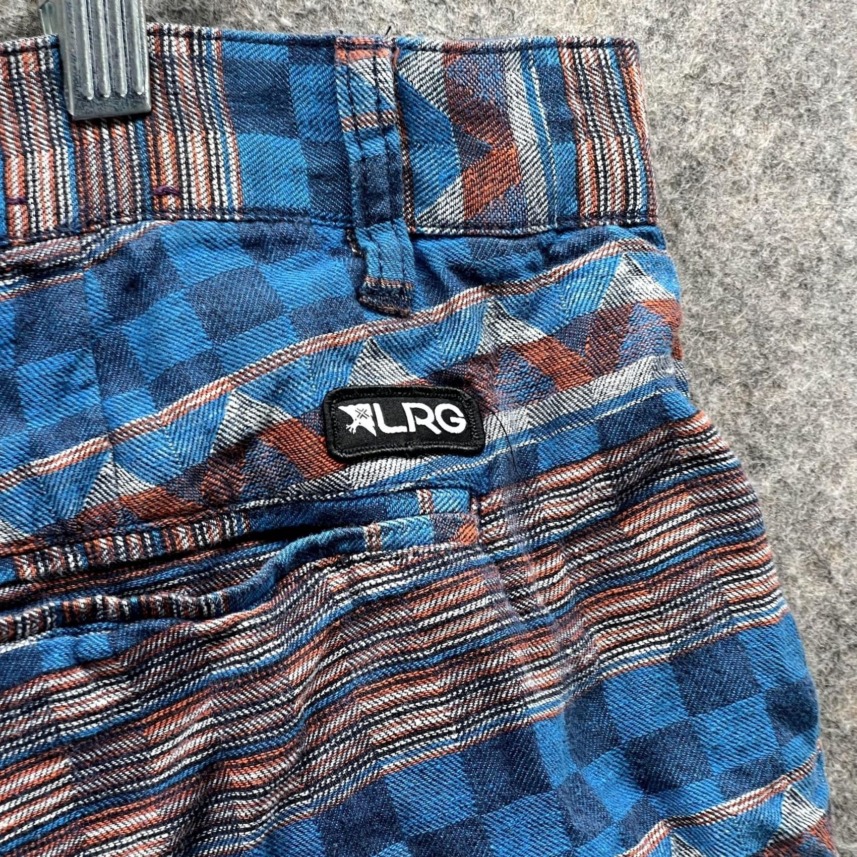 Vintage LRG Shorts Mens 42 Blue Geometric Linen Cotton Flat Front Casual Summer Chino Pockets Mens 42 Blue Geometric Linen Cotton Flat Front Summer Size US 42 / EU 58 - 3 Thumbnail