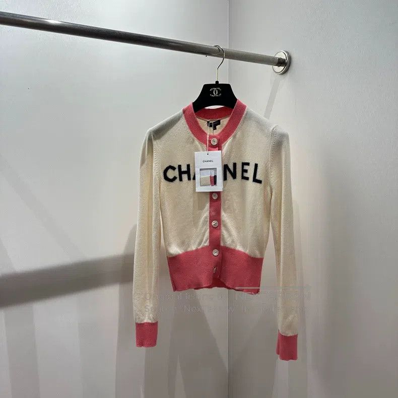 Chanel Chanel Beach Series Letter Cashmere Cardigan coat Size XS / US 0-2 / IT 36-38 - 1 Thumbnail