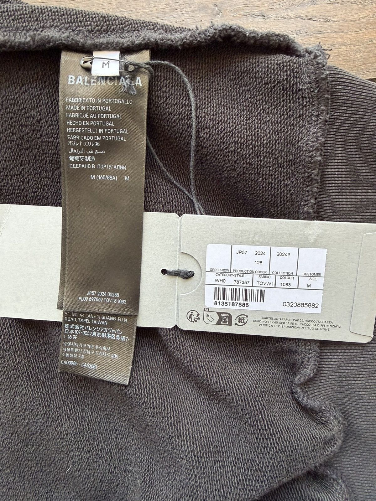 Balenciaga Activewear crewneck sweatshirt sweater size M Medium Size US M / EU 48-50 / 2 - 7 Thumbnail