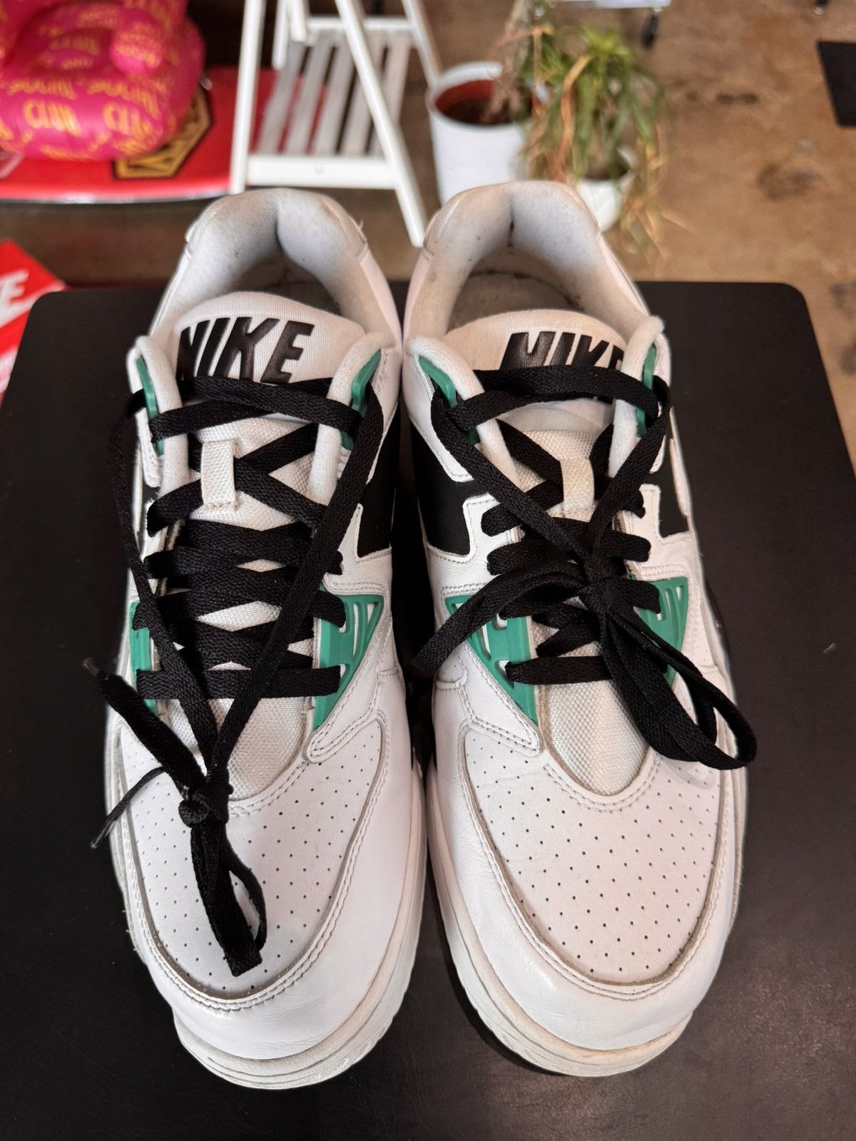 Nike Nike Air Cross Trainer 3 White Green Black Size 12 (2020) Size US 12 / EU 45 - 2 Thumbnail