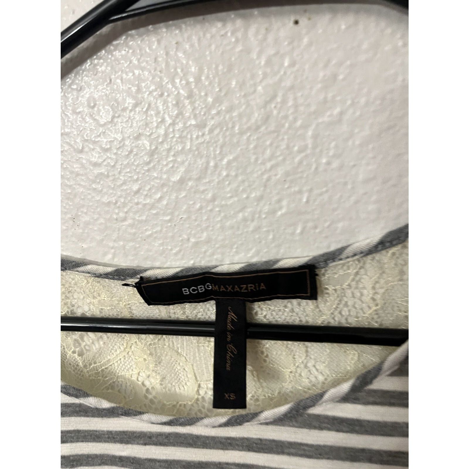 Bcbgmaxazria BCBGMAXAZRIA T-Shirt Women's XS Gray Stripe 3/4 Sleeve Modal Spandex Knit Peasant Fit Regular Casual Party/Cocktail Travel Vintage No Size XS / US 0-2 / IT 36-38 - 2 Thumbnail