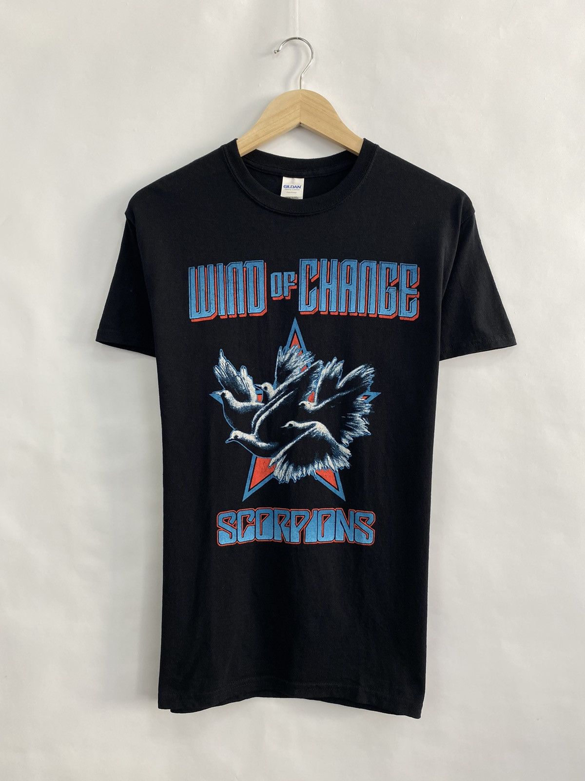 Gildan 🇩🇪 Vintage Scorpions Wind Of Change T-Shirt Rare Retro Y2K Size US M / EU 48-50 / 2 - 2 Thumbnail