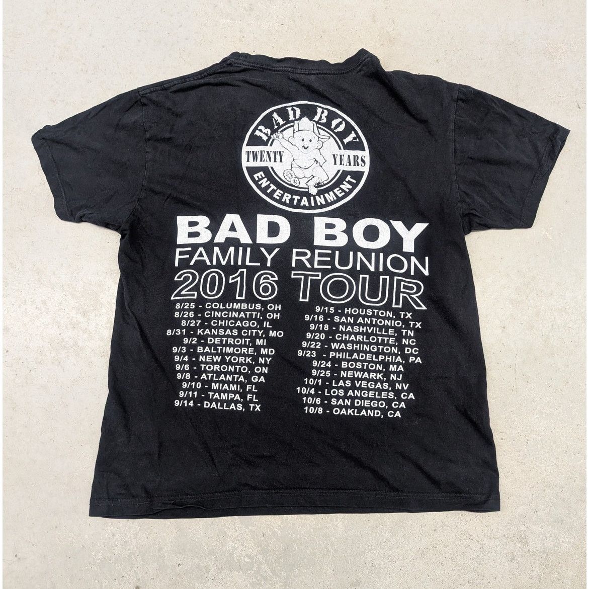 Band Tees × Vintage 2016 Bad Boy Family Reunion Tour parking lot boot t-shirt Size US L / EU 52-54 / 3 - 4 Thumbnail