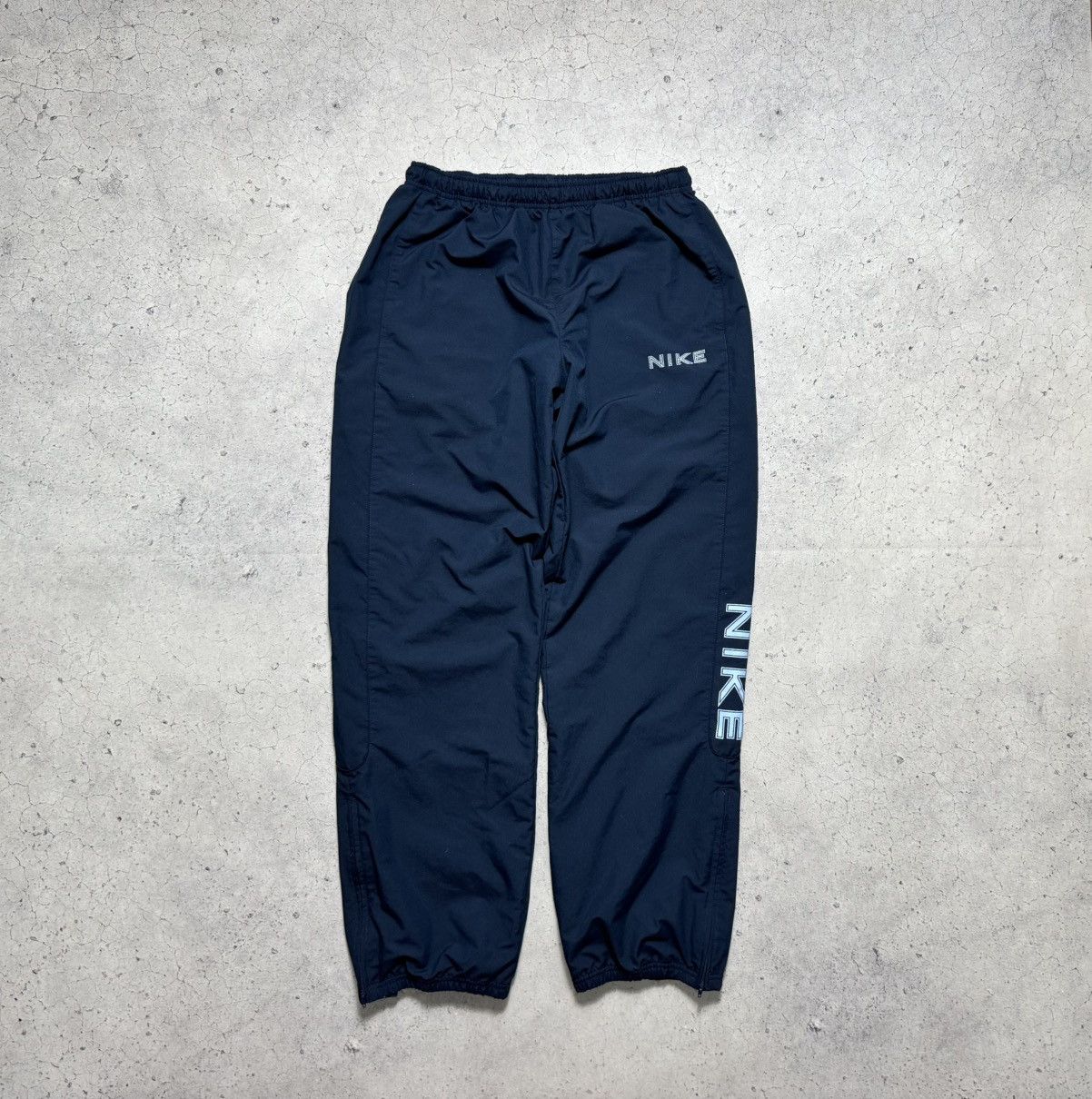 Nike Nike Vintage Nylon Baggy Track Pants Big Swoosh Logo Y2K Size US 34 / EU 50 - 1 Thumbnail