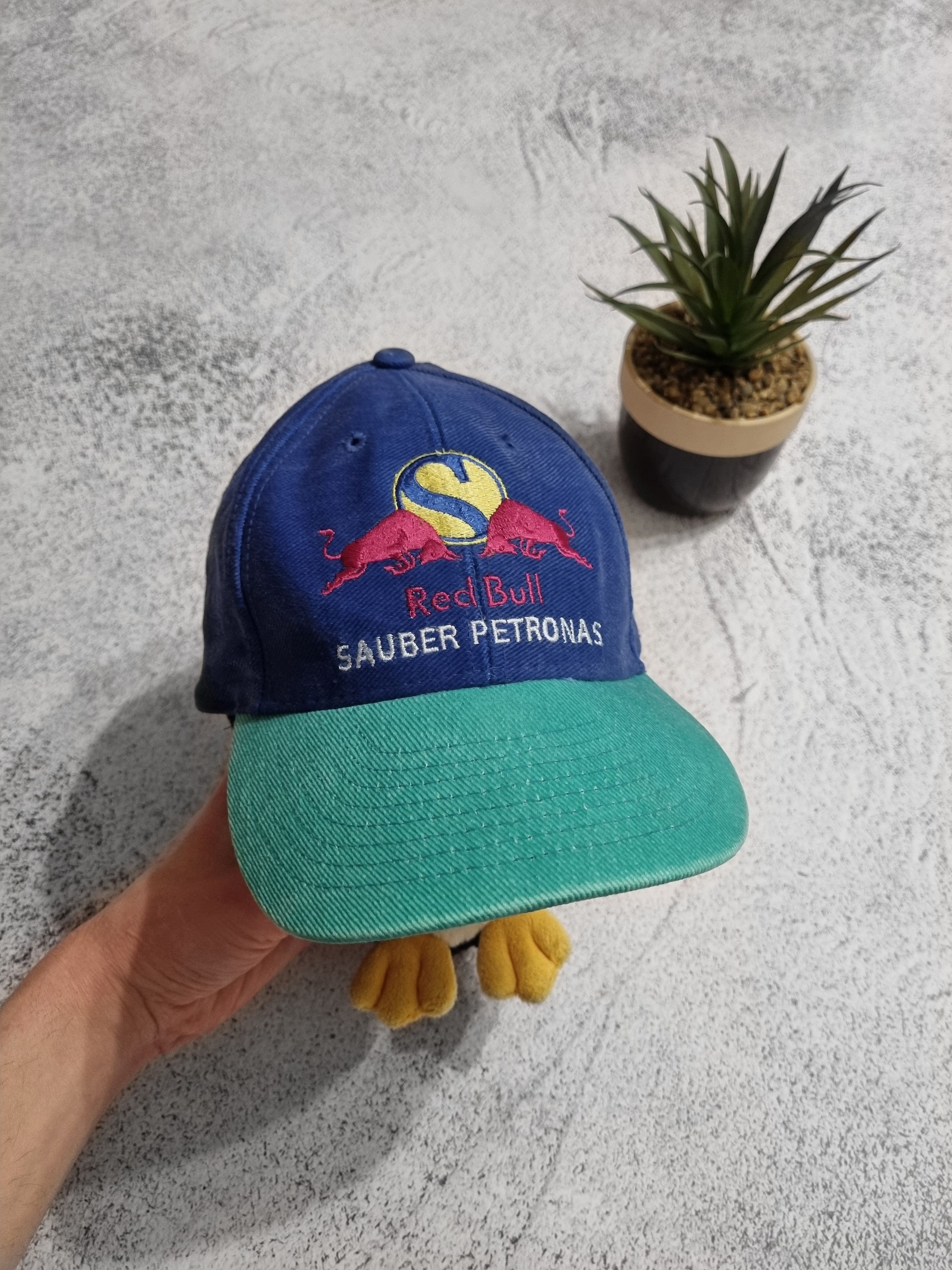 Red Bull × Vintage Vintage Red Bull 90’s Sauber Petronas Racing Cap Hat Size ONE SIZE - 2 Thumbnail