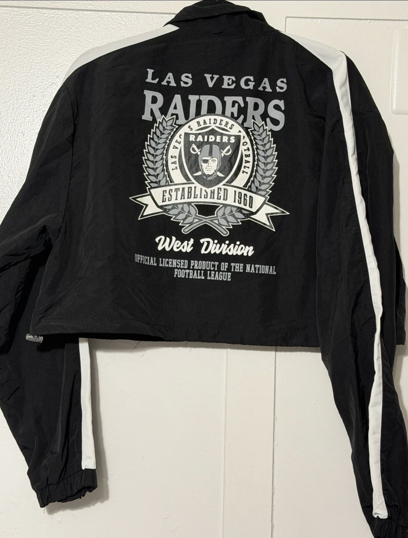 NFL Y2K Las Vegas Raiders Cropped Track Jacket Black White NFL” Size M / US 6-8 / IT 42-44 - 2 Thumbnail