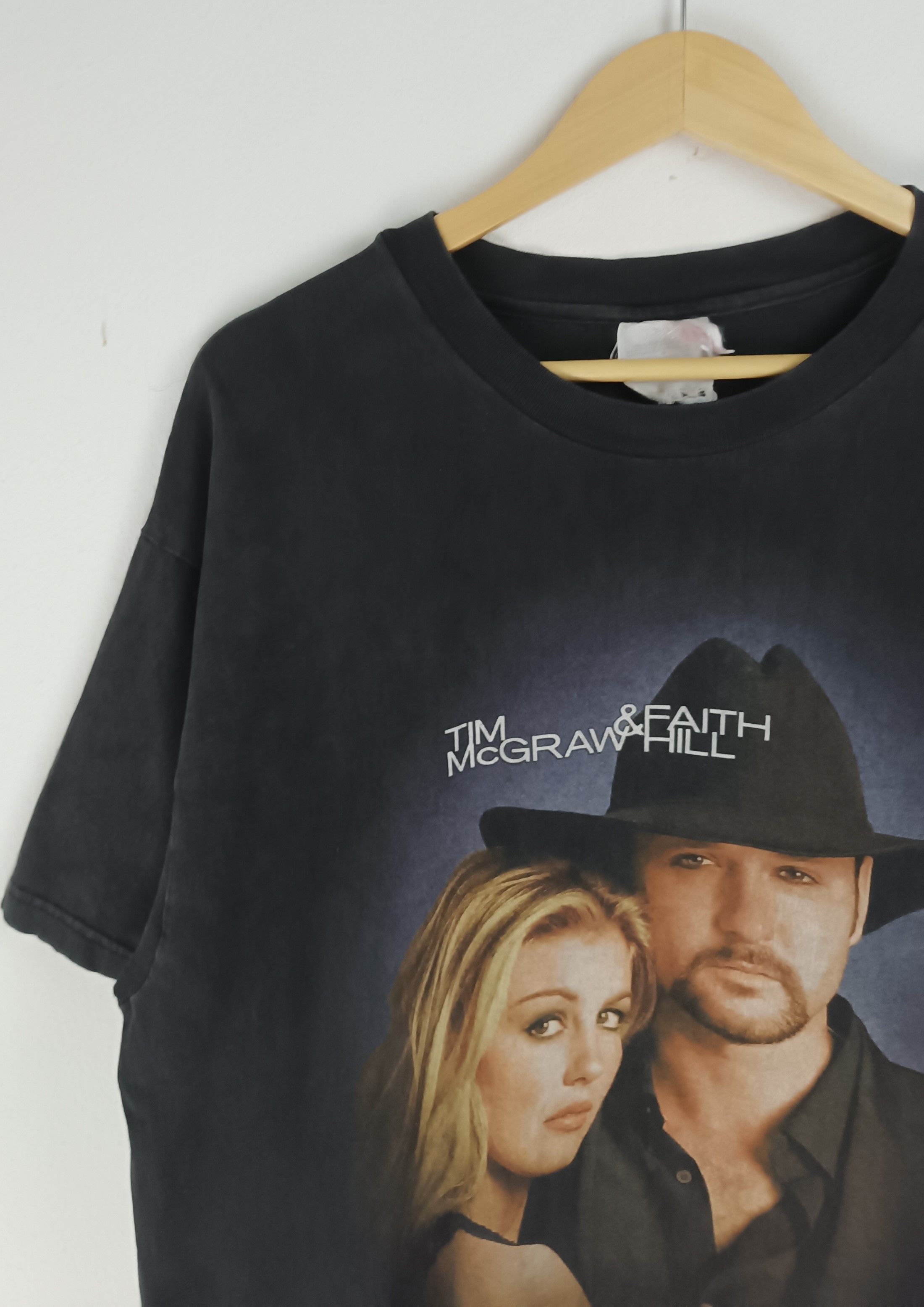Vintage RARE🔥VINTAGE 2000's FADED FAITH HILL & TIM MCGRAW TOUR TEES Size US L / EU 52-54 / 3 - 6 Thumbnail