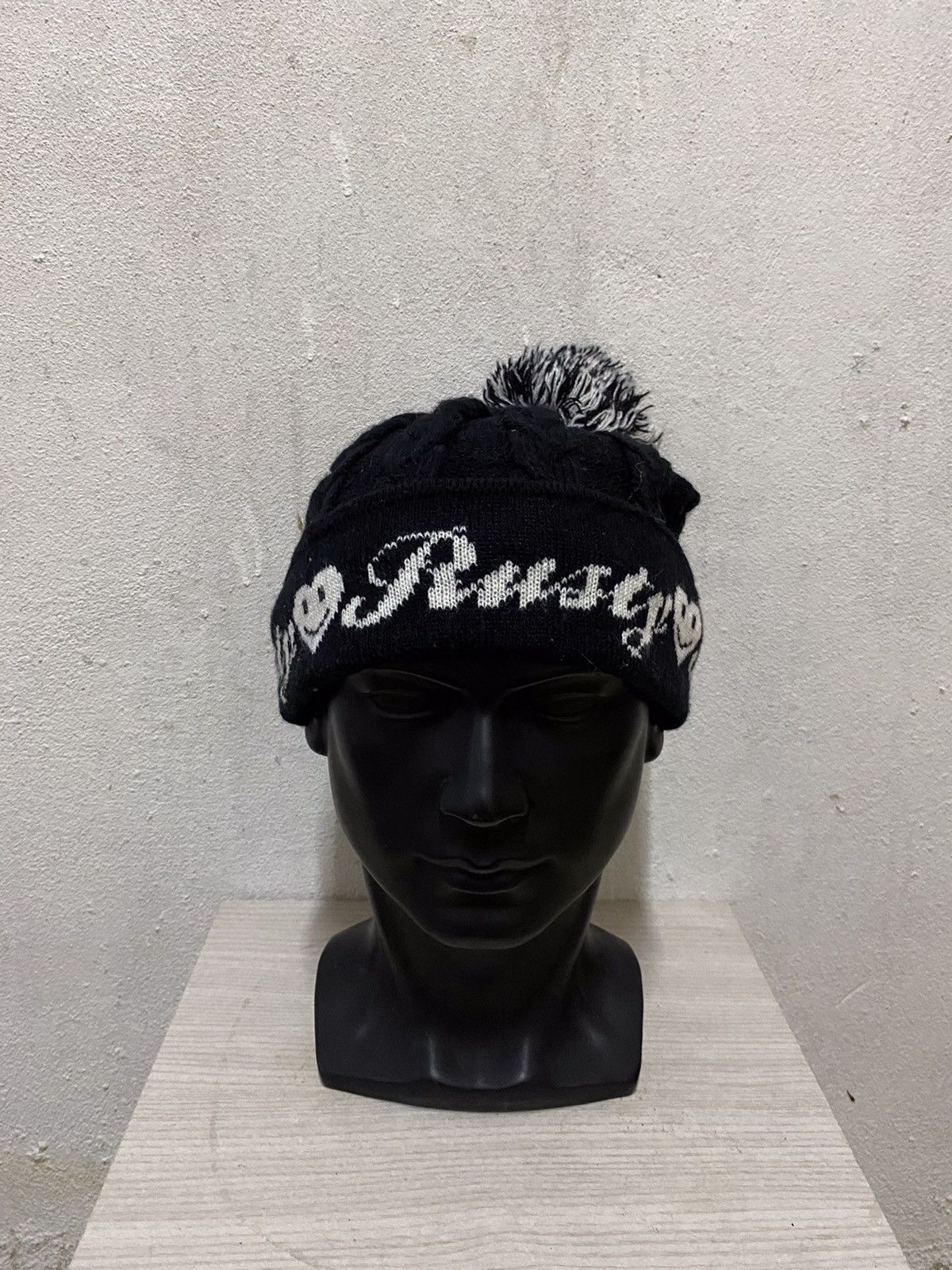 Rusty × Vintage Vintage Rusty Bobble Beanie Hat Size ONE SIZE - 2 Thumbnail