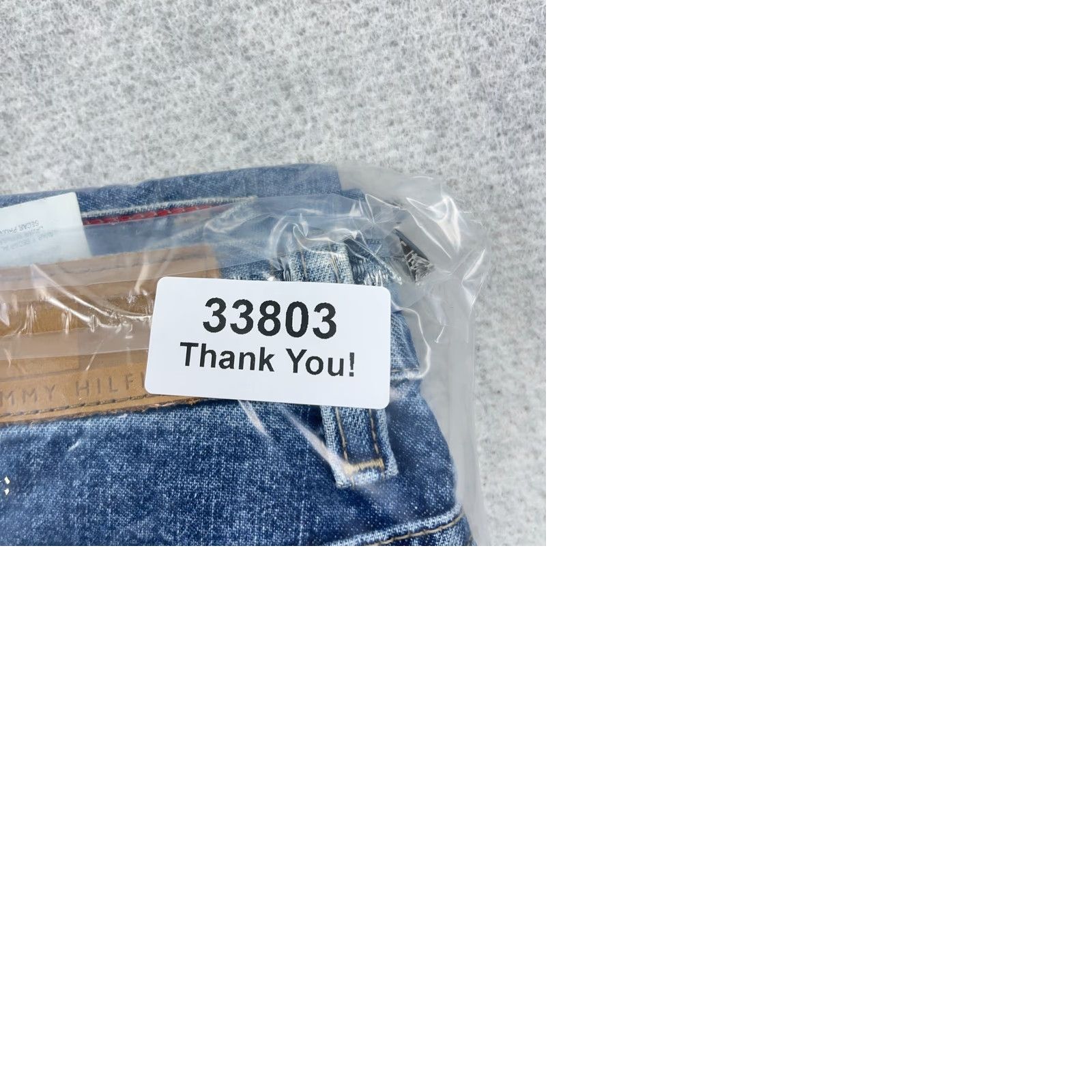 Tommy Hilfiger VINTAGE Tommy Hilfiger Jeans Women 14 Classic Fit Straight Leg Med Wash Y2K 00s Jeans Women 14 Blue 5-Pocket Design Regular Vintage Mens Womens Girls Size 36" / US 14 / IT 50 - 9 Thumbnail