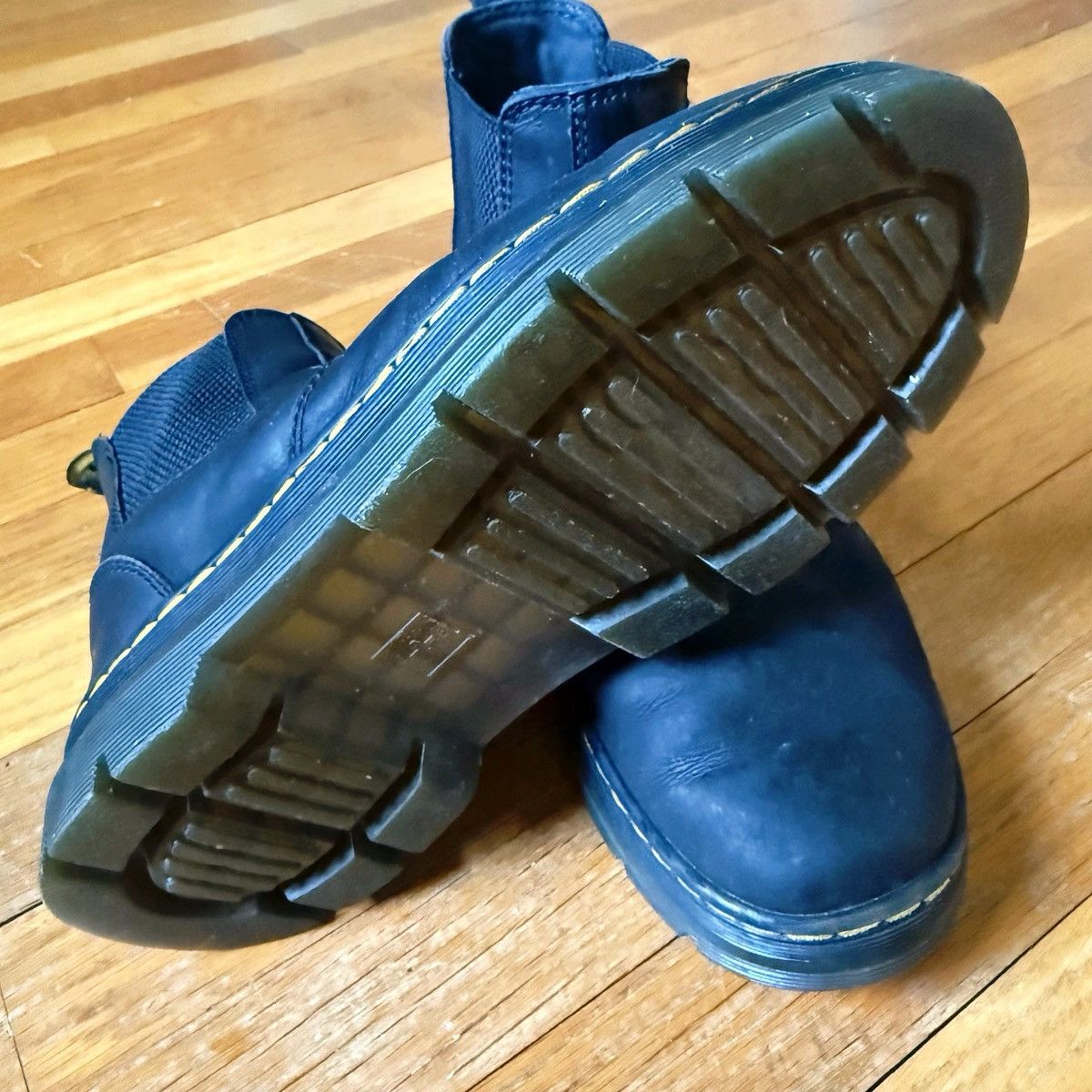 Dr. Martens Dr. Martens Embury Chelsea Boots Size US 9 / EU 42 - 7 Thumbnail