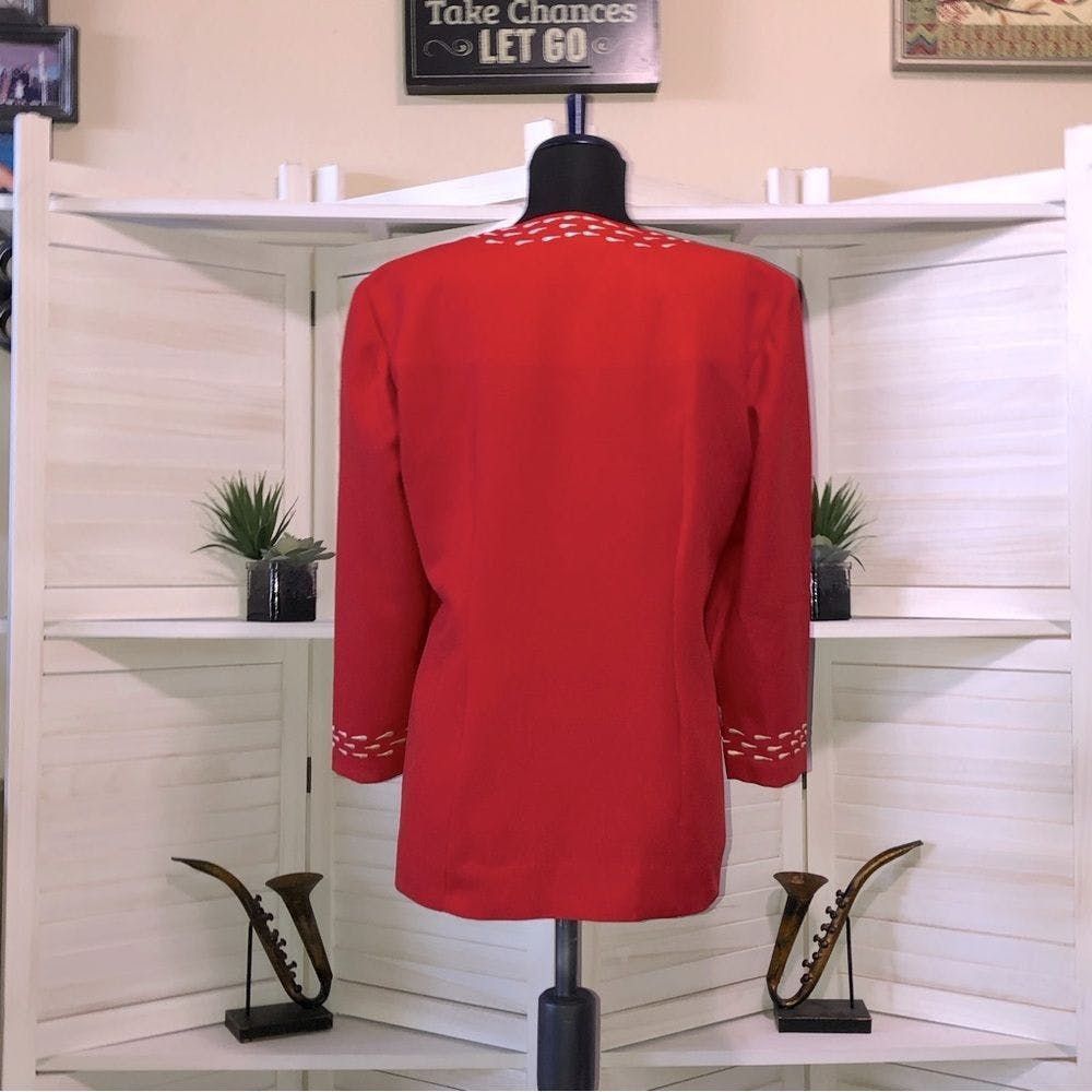 Vintage JoAnn vintage 70s 80s red embroidered blazer sz L Size L / US 10 / IT 46 - 2 Thumbnail