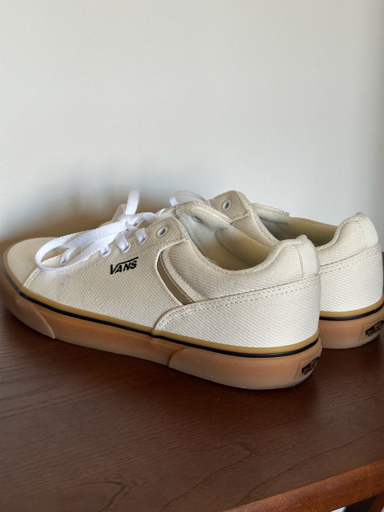 Vans Vans Ward Low "Marshmallow Gum" Size US 9.5 / EU 42-43 - 1 Thumbnail